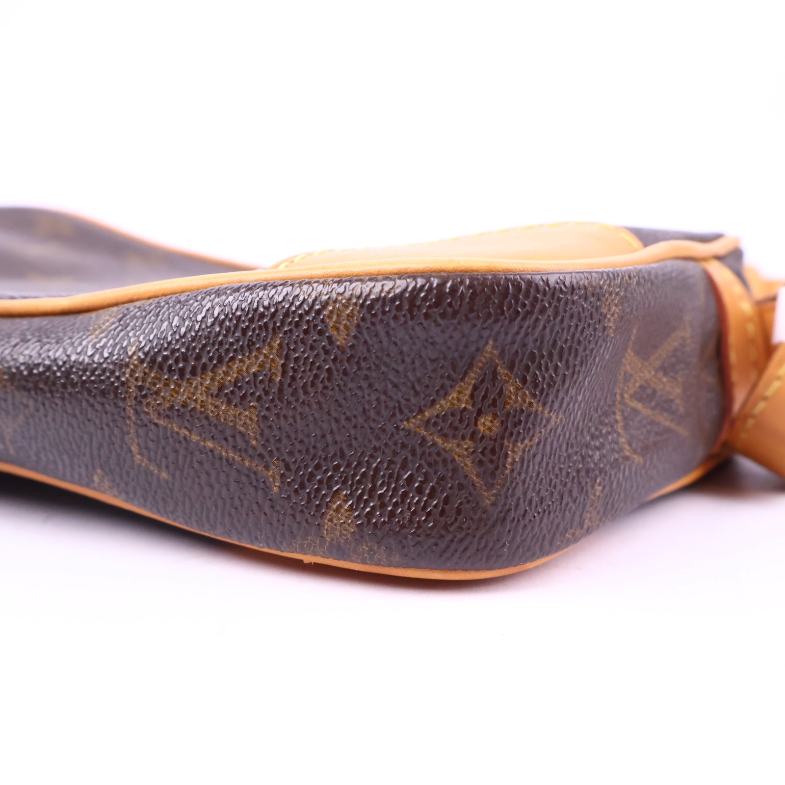 Louis Vuitton Marly Dragonne clutch bag Crossbody Bag J3182R | Pre-Owned Excellent Red