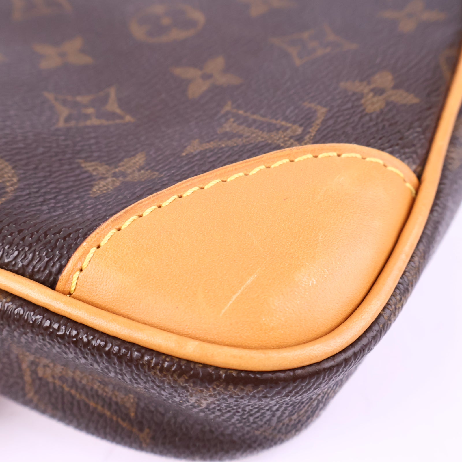 Louis Vuitton Marly Dragonne clutch bag Crossbody Bag J3182R | Pre-Owned Excellent Red