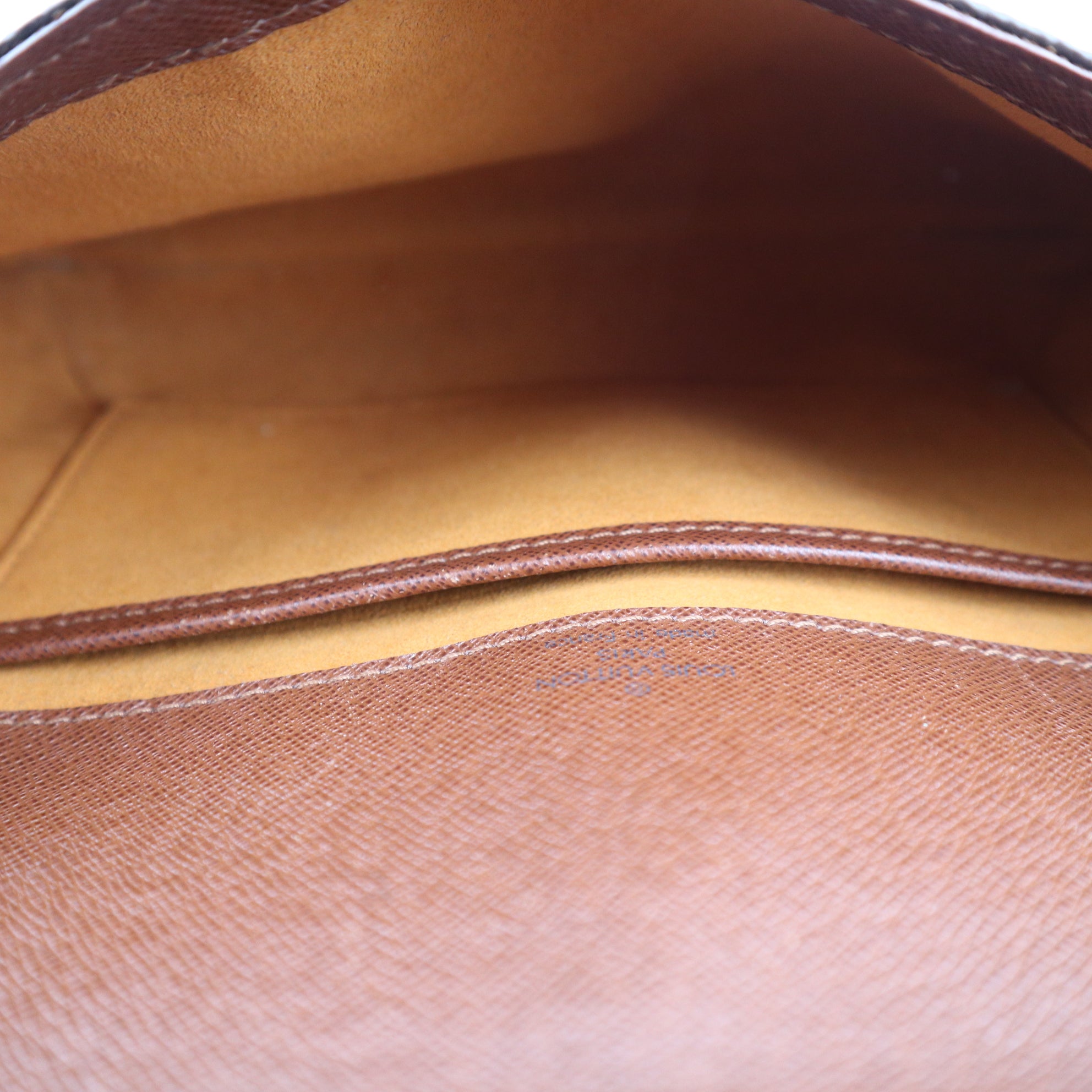 Louis Vuitton Monogram Musette Tango Crossbody Bag C1536 | Pre-Owned Very Good Tan Monogram Canvas