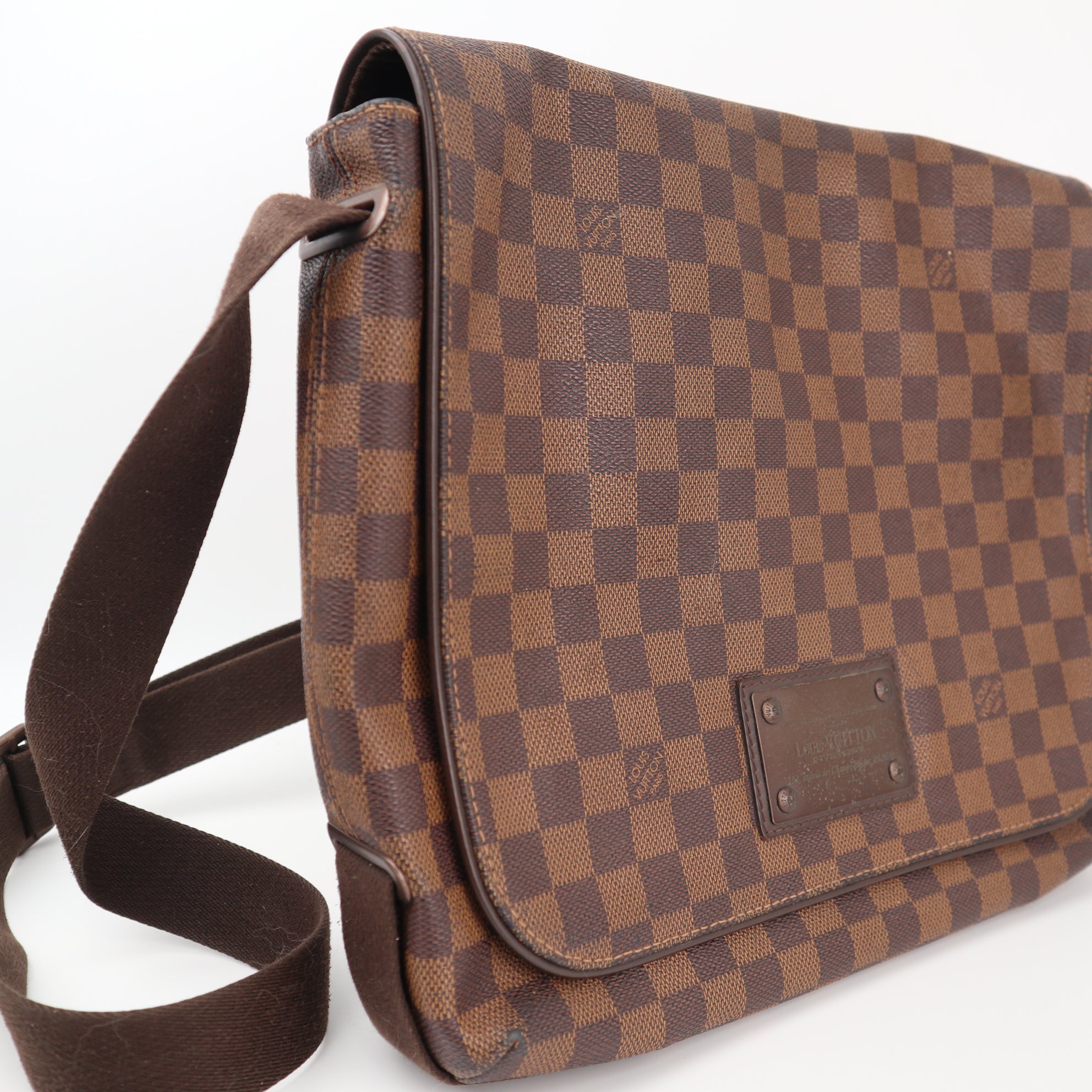 Louis Vuitton Damier Ebene Brooklyn GM Messenger Bag C1550 | Pre-Owned Very Good Brown Damier Ebene Canvas