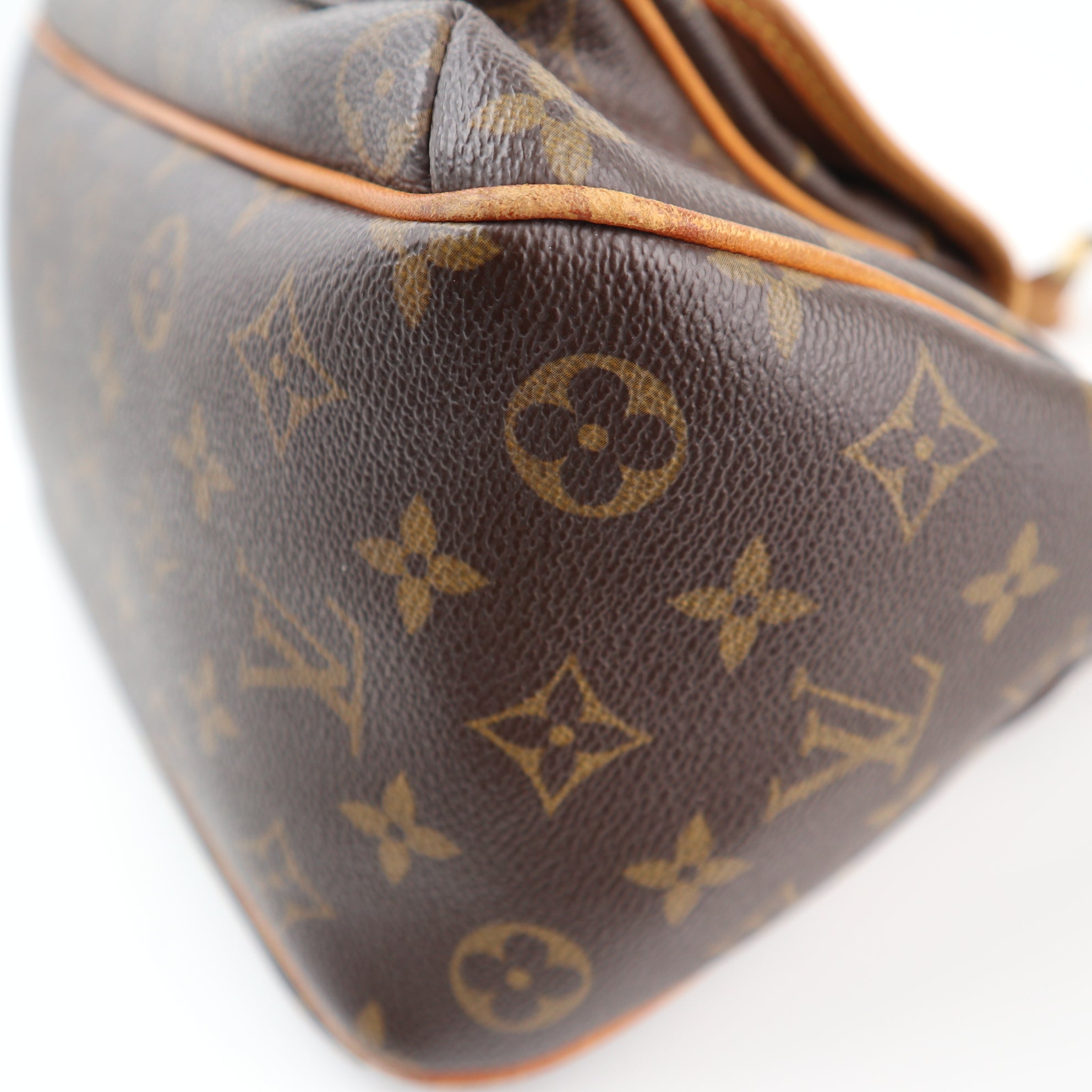 Louis Vuitton Monogram Canvas Tikal GM Bag Shoulder Bag C1555 | Pre-Owned Very Good Brown Monogram Canvas