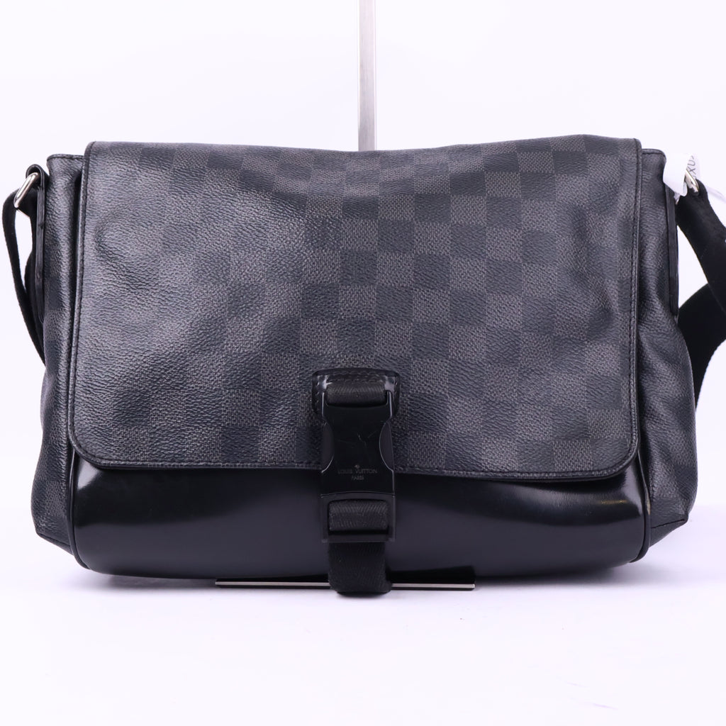 Louis Vuitton Damier Graphite Skyline Messenger Messenger Bag J3158 | Pre-Owned Like New Black / Grey Damier Graphite Canvas
