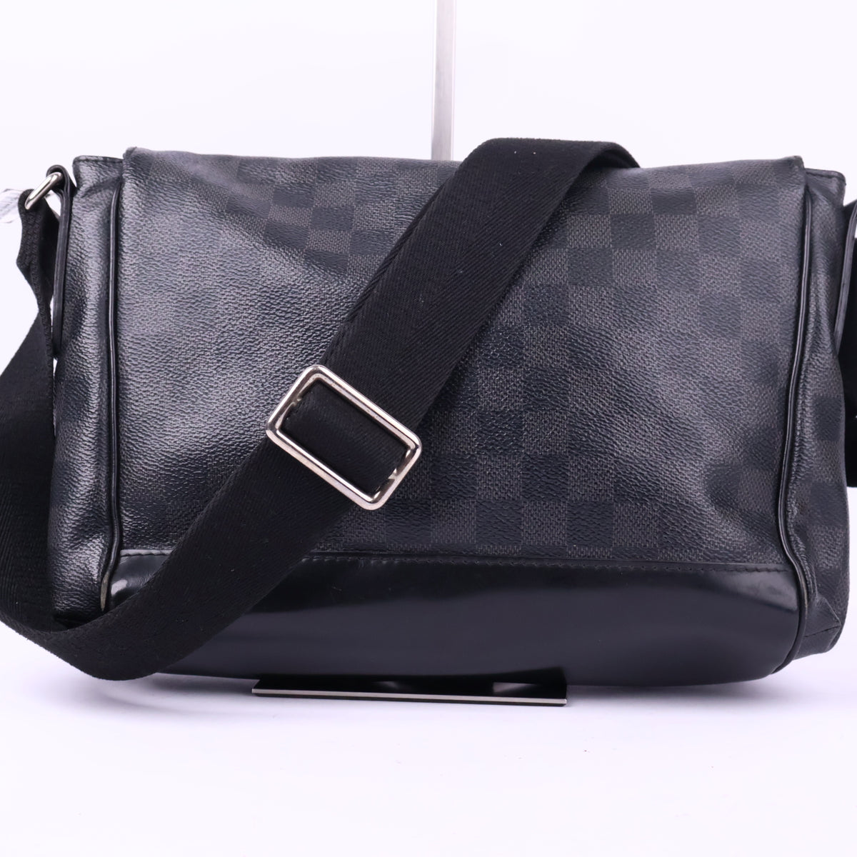Louis Vuitton Damier Graphite Skyline Messenger Messenger Bag J3158 | Pre-Owned Like New Black / Grey Damier Graphite Canvas
