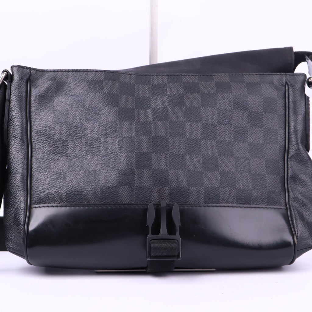 Louis Vuitton Damier Graphite Skyline Messenger Messenger Bag J3158 | Pre-Owned Like New Black / Grey Damier Graphite Canvas