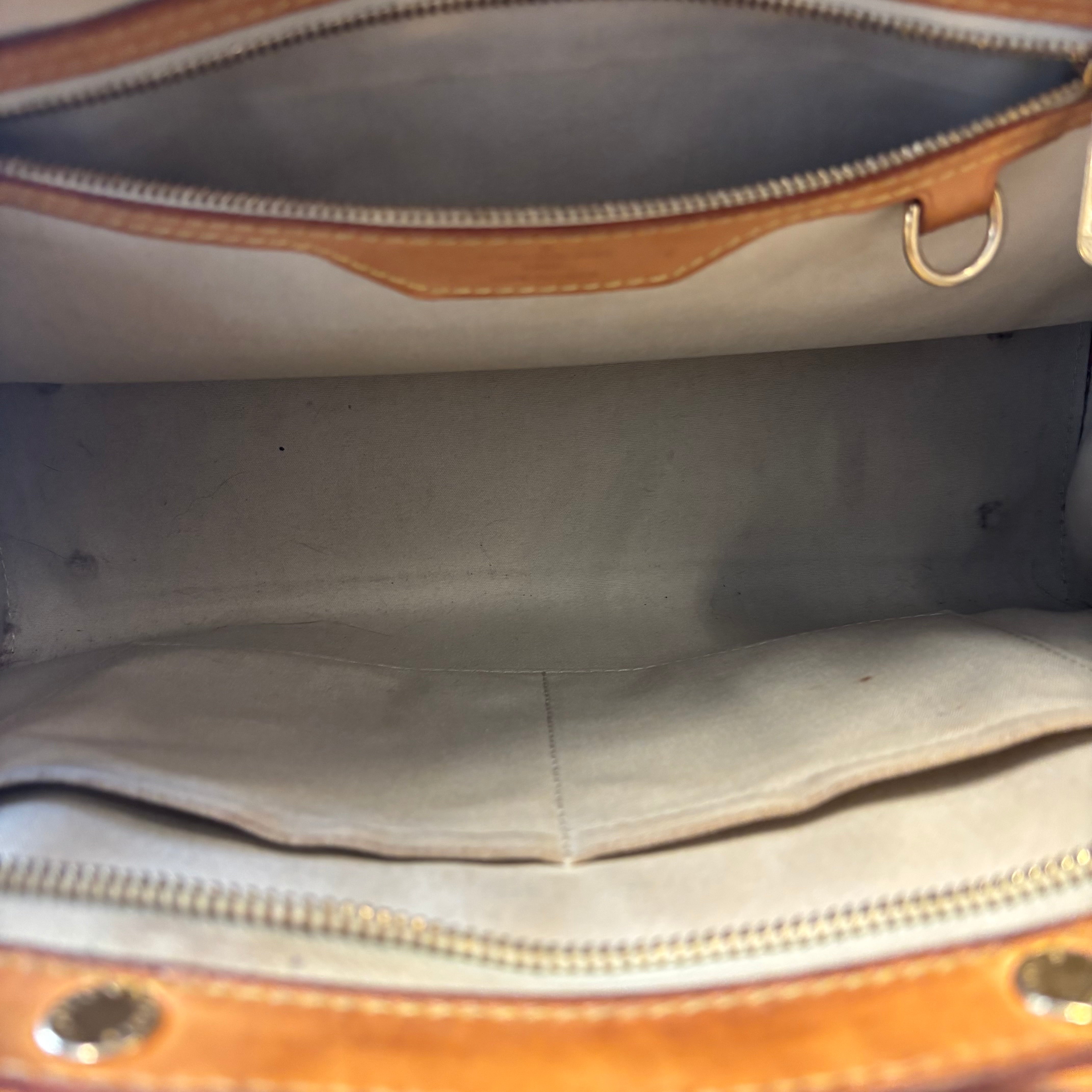 Louis Vuitton Beige Patent Leather Brea GM Top Handle Bag J3131 | Pre-Owned Very Good Beige Leather