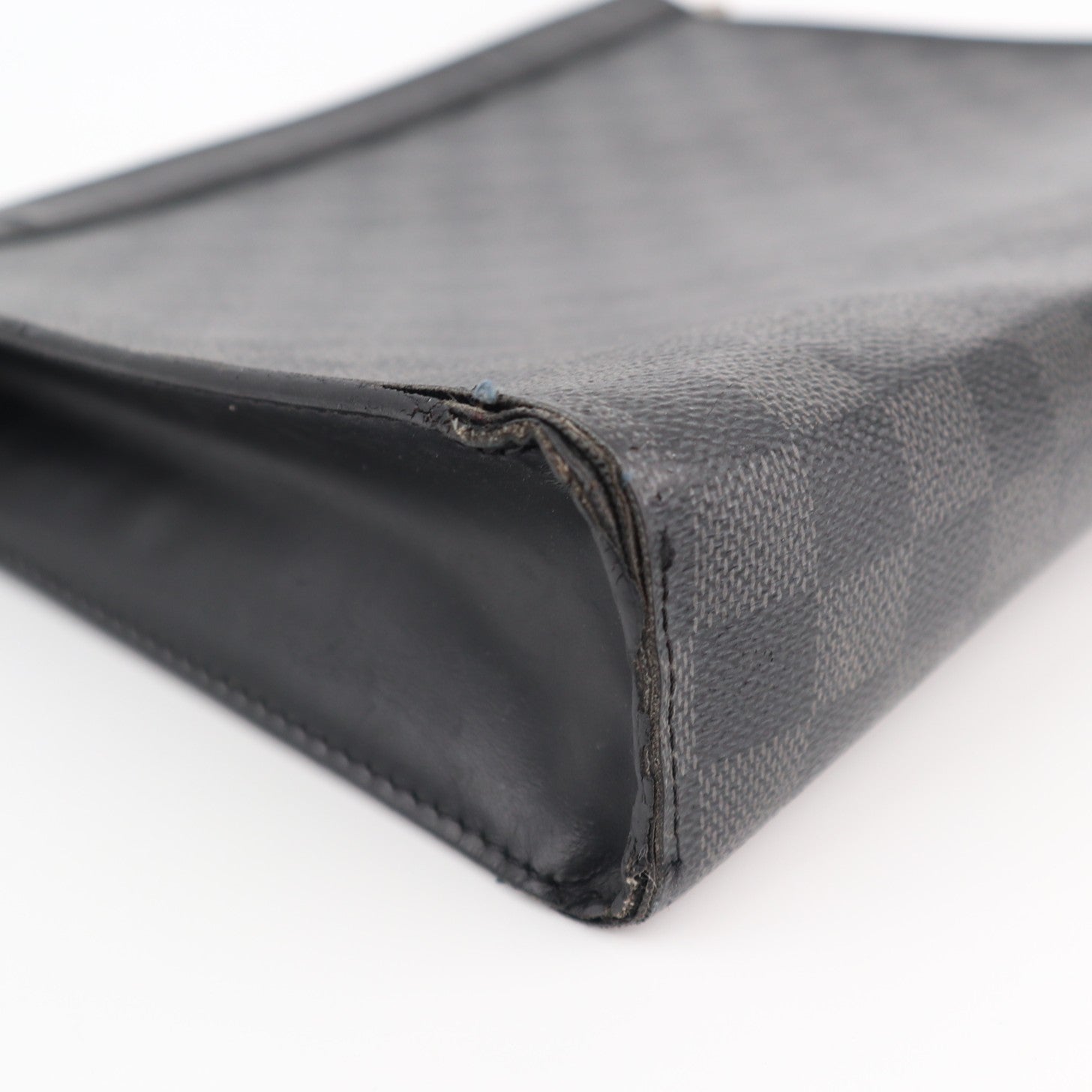 Louis Vuitton Damier Graphite Pochette Voyage GM Clutch Bag C1569 | Pre-Owned Very Good Black / Grey Damier Graphite Canvas