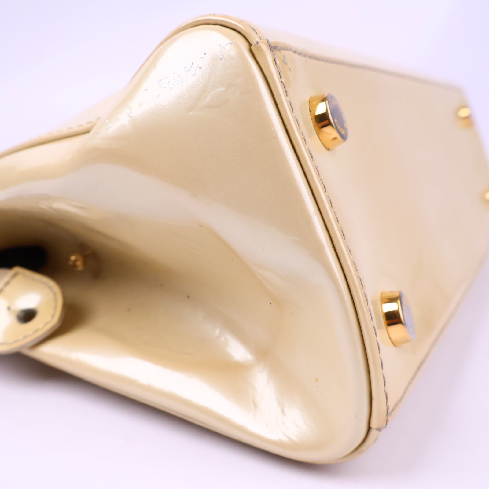 Louis Vuitton Beige Patent Leather Brea GM Top Handle Bag J3131 | Pre-Owned Very Good Beige Leather