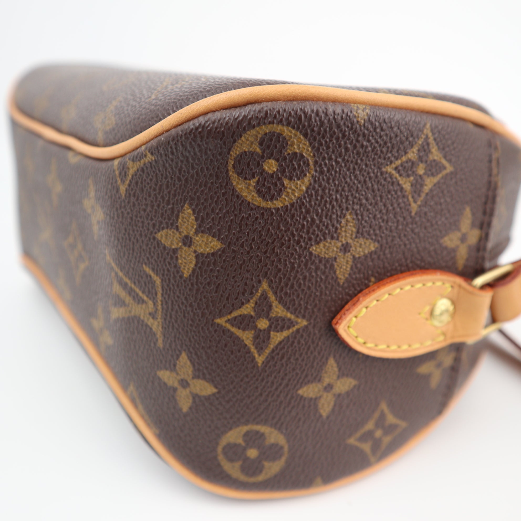 Louis Vuitton Monogram Blois Shoulder Bag C1585R | Pre-Owned Excellent Brown Monogram Canvas