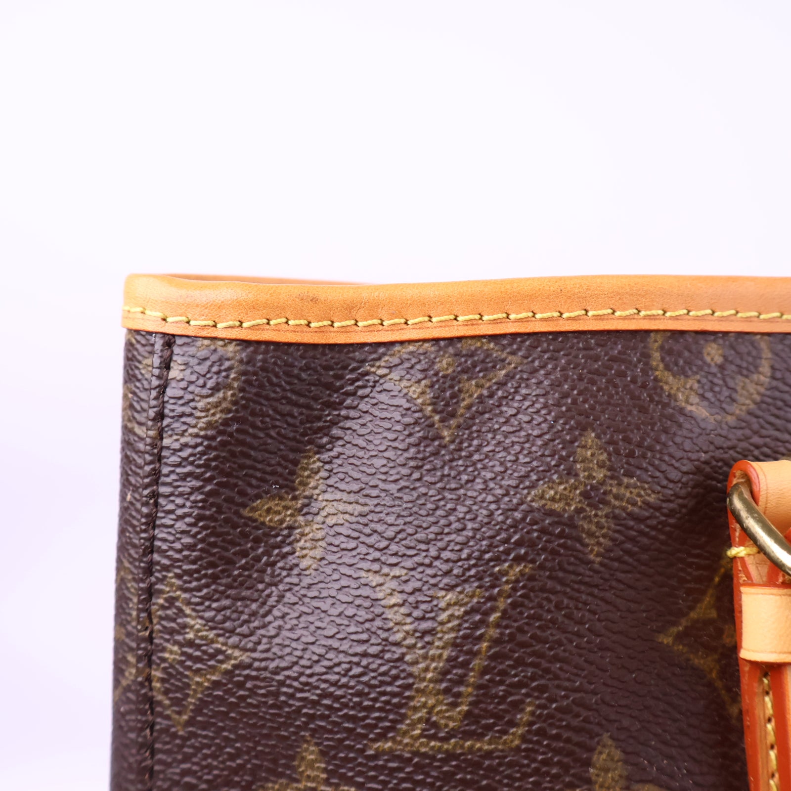 J3199R Louis Vuitton Bucket Bag Monogram GM Bucket | Pre-Owned Like New Brown Monogram Canvas