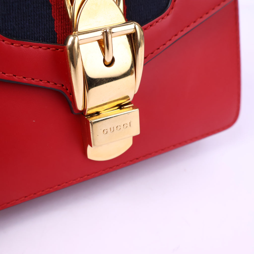 J3010 Gucci Shoulder Bag Sylvie Mini Chain Shoulder Bag | Pre-Owned Like New Leather
