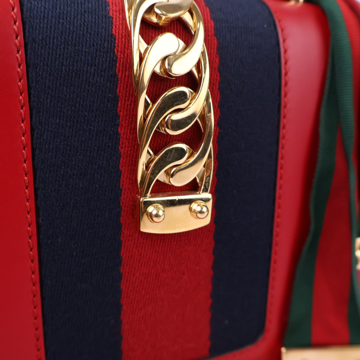 J3010 Gucci Shoulder Bag Sylvie Mini Chain Shoulder Bag | Pre-Owned Like New Leather