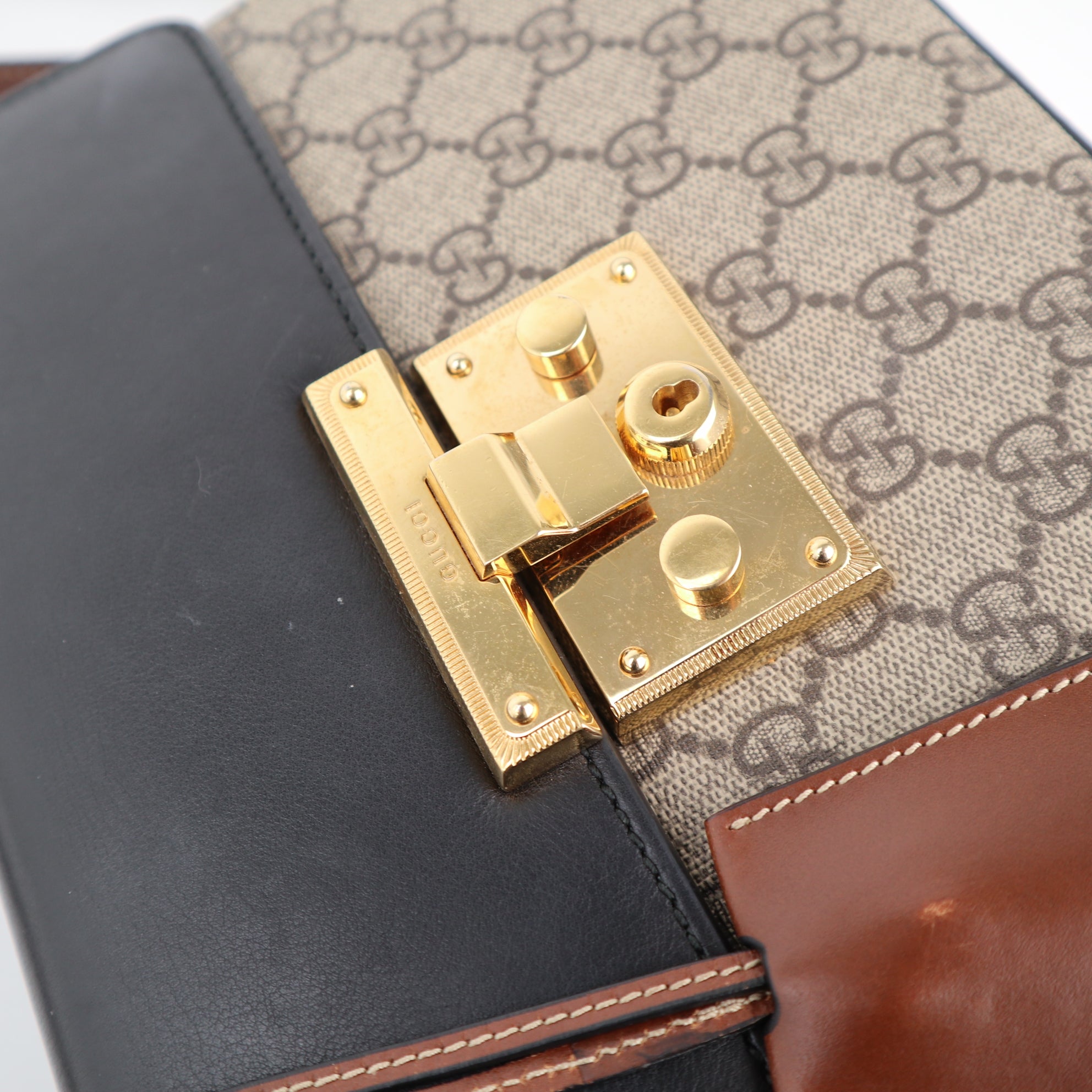 C2425 Gucci Top Handle Bag Padlock GG Supreme Top Handle | Pre-Owned Very Good Brown Canvas/GG Supreme