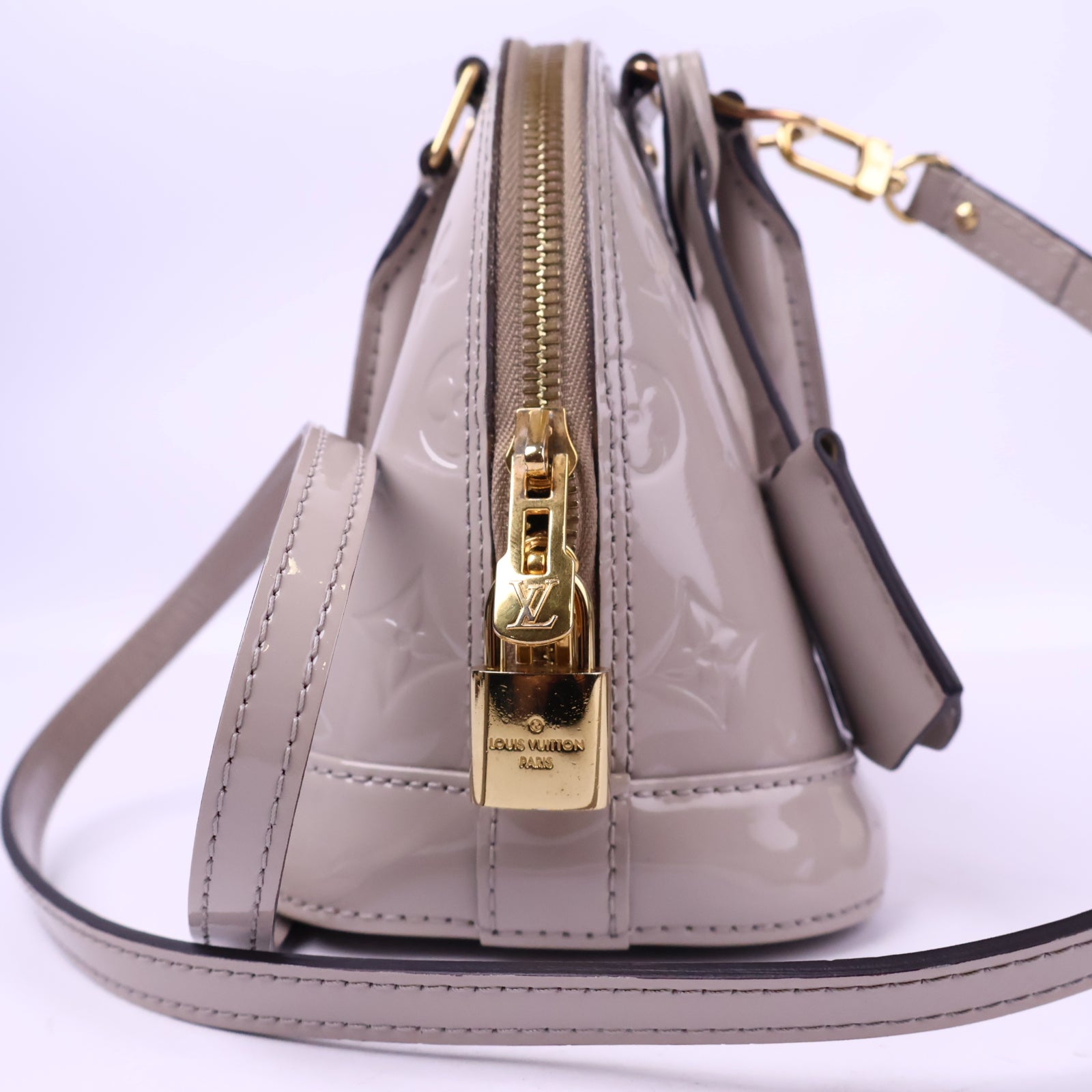 J3005 Louis Vuitton Top Handle Bag Alma BB Artsy White Monogram Vernis | Pre-Owned Like New White Monogram Vernis Canvas, Leather, Patent leather