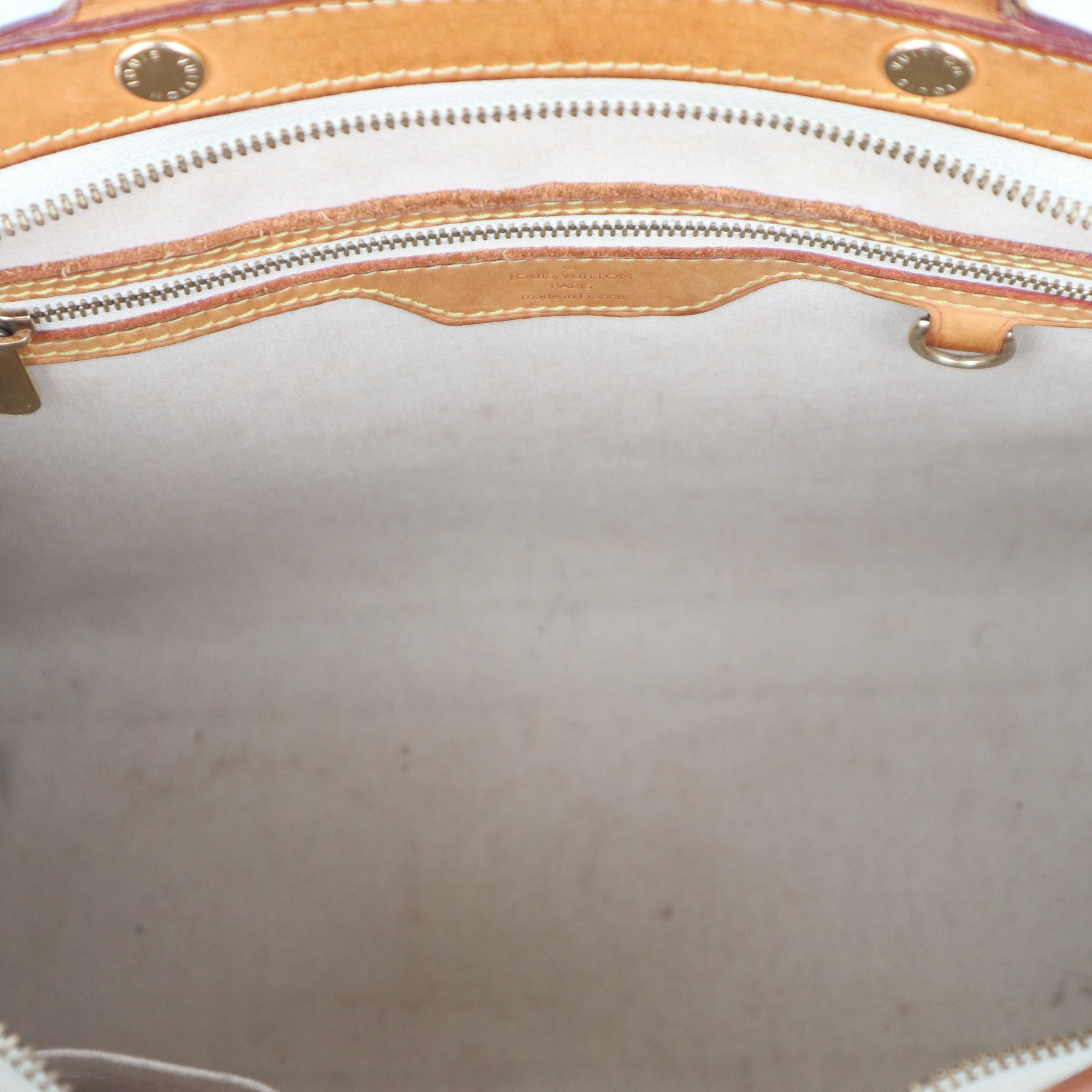 C1027 Louis Vuitton Brea Beige Patent Monogram Leather  MM Handbag - Pre Owned