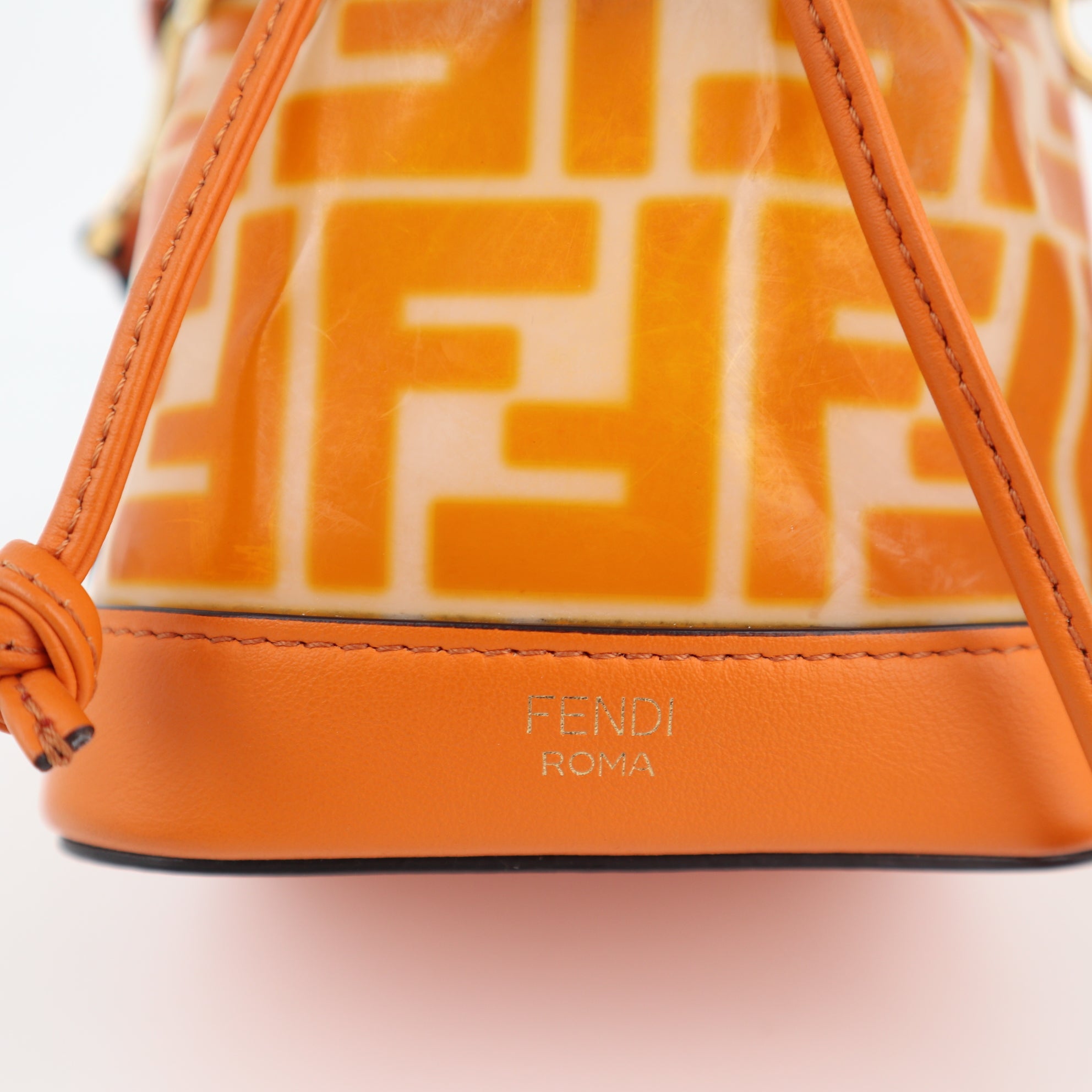 C2429 Fendi Bucket Bag Mon Tresor Mini | Pre-Owned Very Good Leather