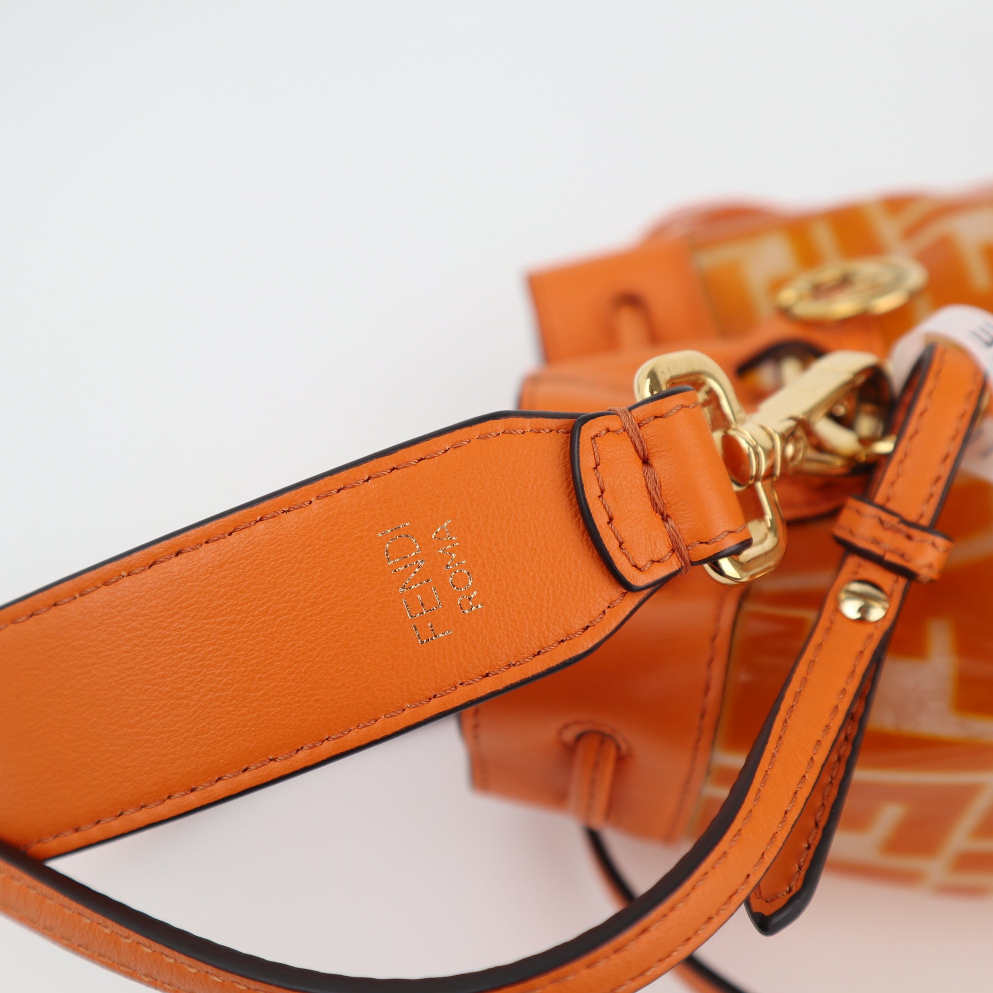 C2429 Fendi Bucket Bag Mon Tresor Mini | Pre-Owned Very Good Leather