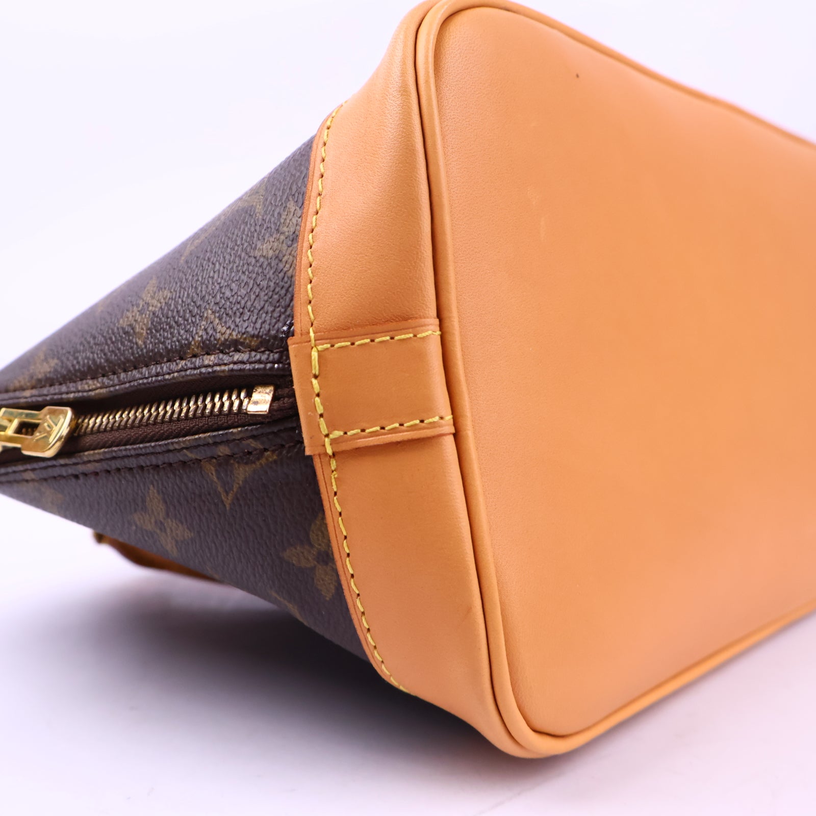 J3188R Louis Vuitton Top Handle Bag Alma PM Monogram Canvas | Pre-Owned Like New Brown Coated canvas, leather trim Monogram