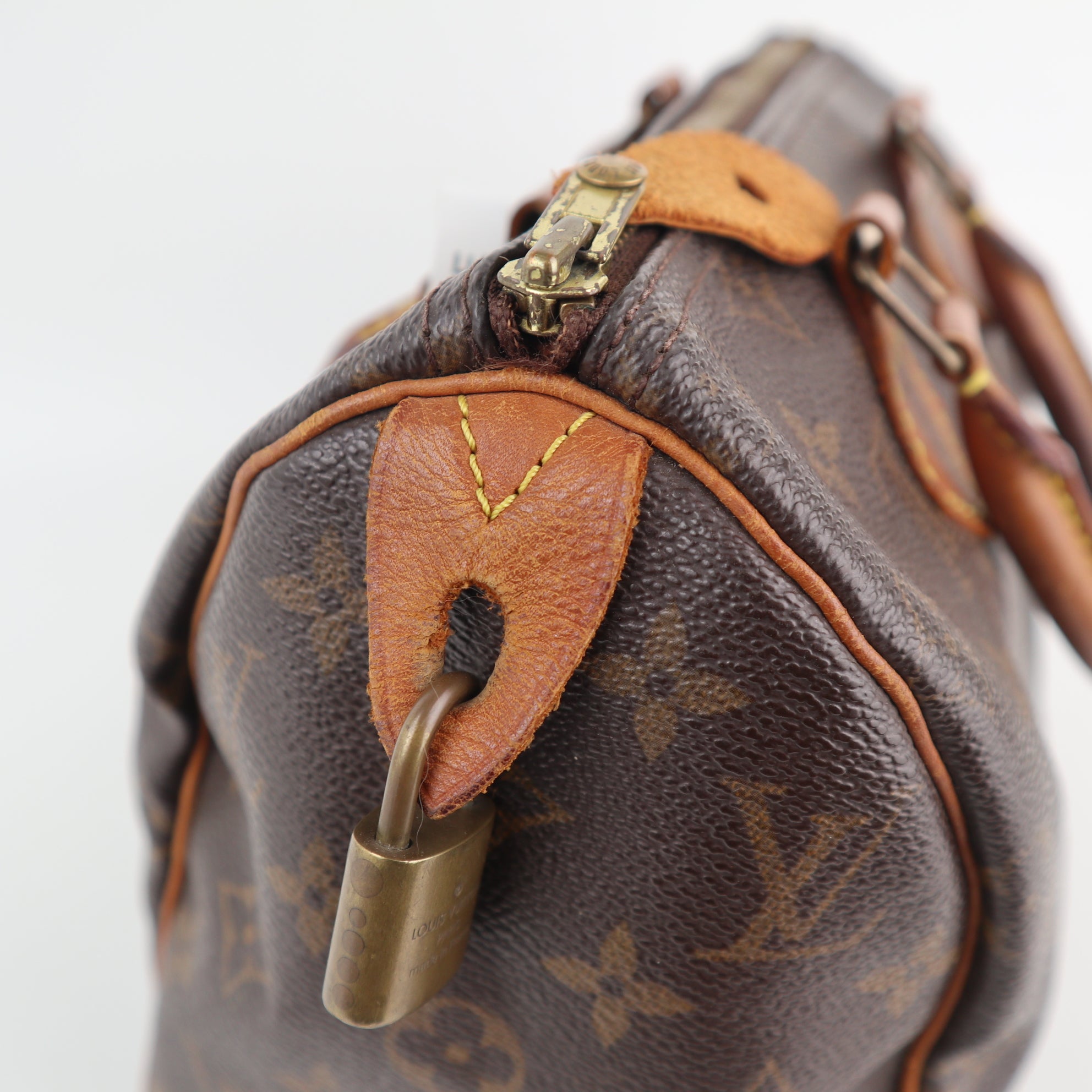 C2432 Louis Vuitton Top Handle Bag Speedy 25 Monogram Canvas | Pre-Owned Very Good Brown Canvas Monogram