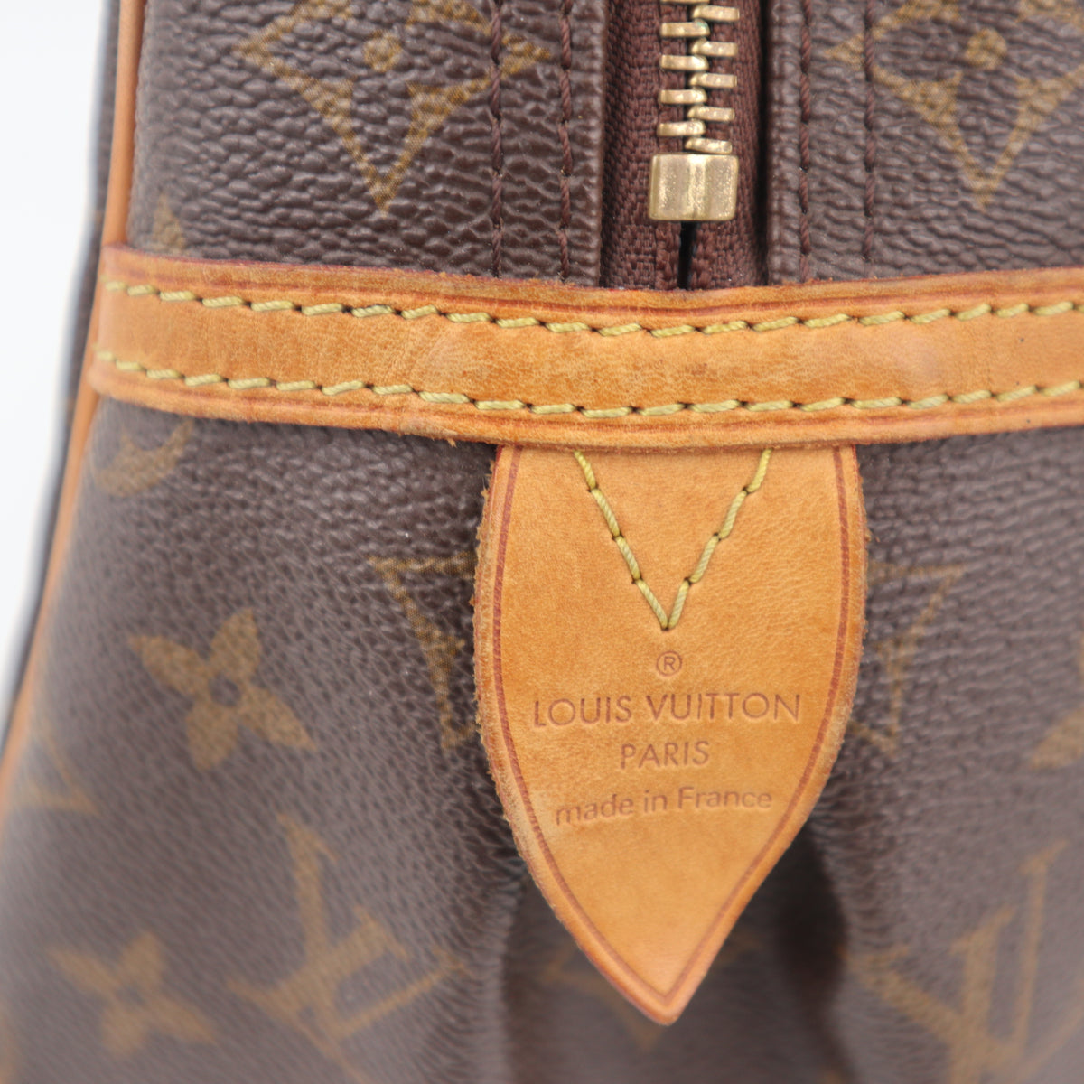 C2442 Louis Vuitton Shoulder Bag Monogram Canvas Montorgueil PM | Pre-Owned Very Good Brown Canvas Monogram