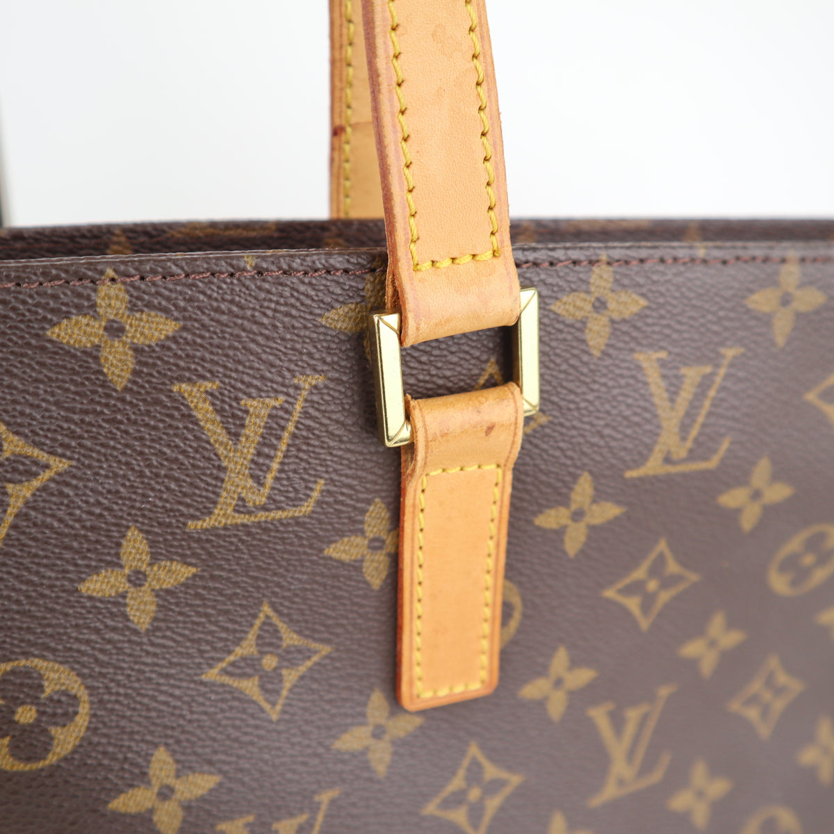 C2446 Louis Vuitton Shoulder Bag Monogram Luco | Pre-Owned Very Good Brown Canvas Monogram