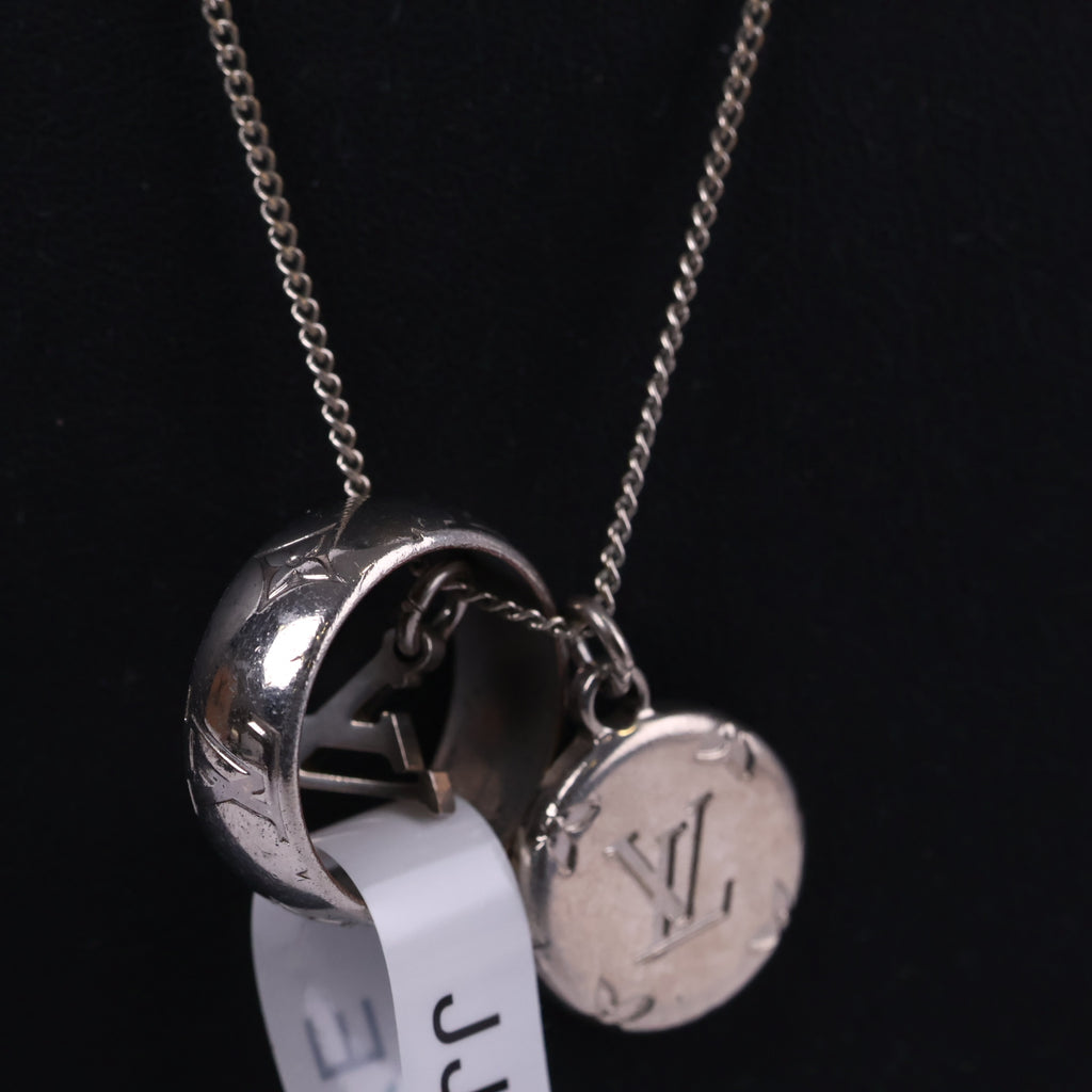 J3235 Louis Vuitton Charm Necklace Monogram Charms Necklace | Pre-Owned Excellent Gold-tone Monogram Metal