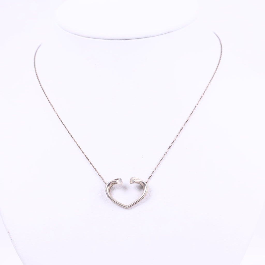 J3018 Tiffany & Co. Pendant Necklace Paloma Picasso Tenderness Heart Necklace | Pre-Owned Excellent Silver Heart Metal