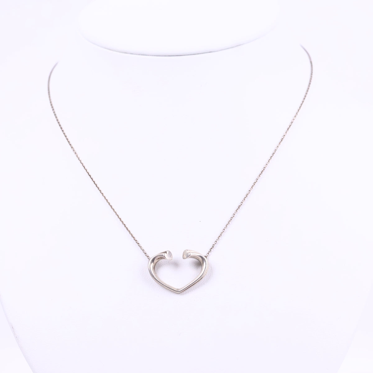 J3018 Tiffany & Co. Pendant Necklace Paloma Picasso Tenderness Heart Necklace | Pre-Owned Excellent Silver Heart Metal