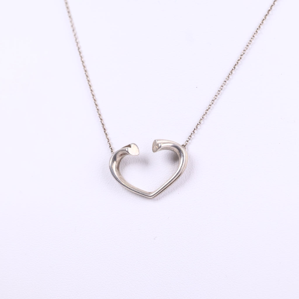 J3018 Tiffany & Co. Pendant Necklace Paloma Picasso Tenderness Heart Necklace | Pre-Owned Excellent Silver Heart Metal