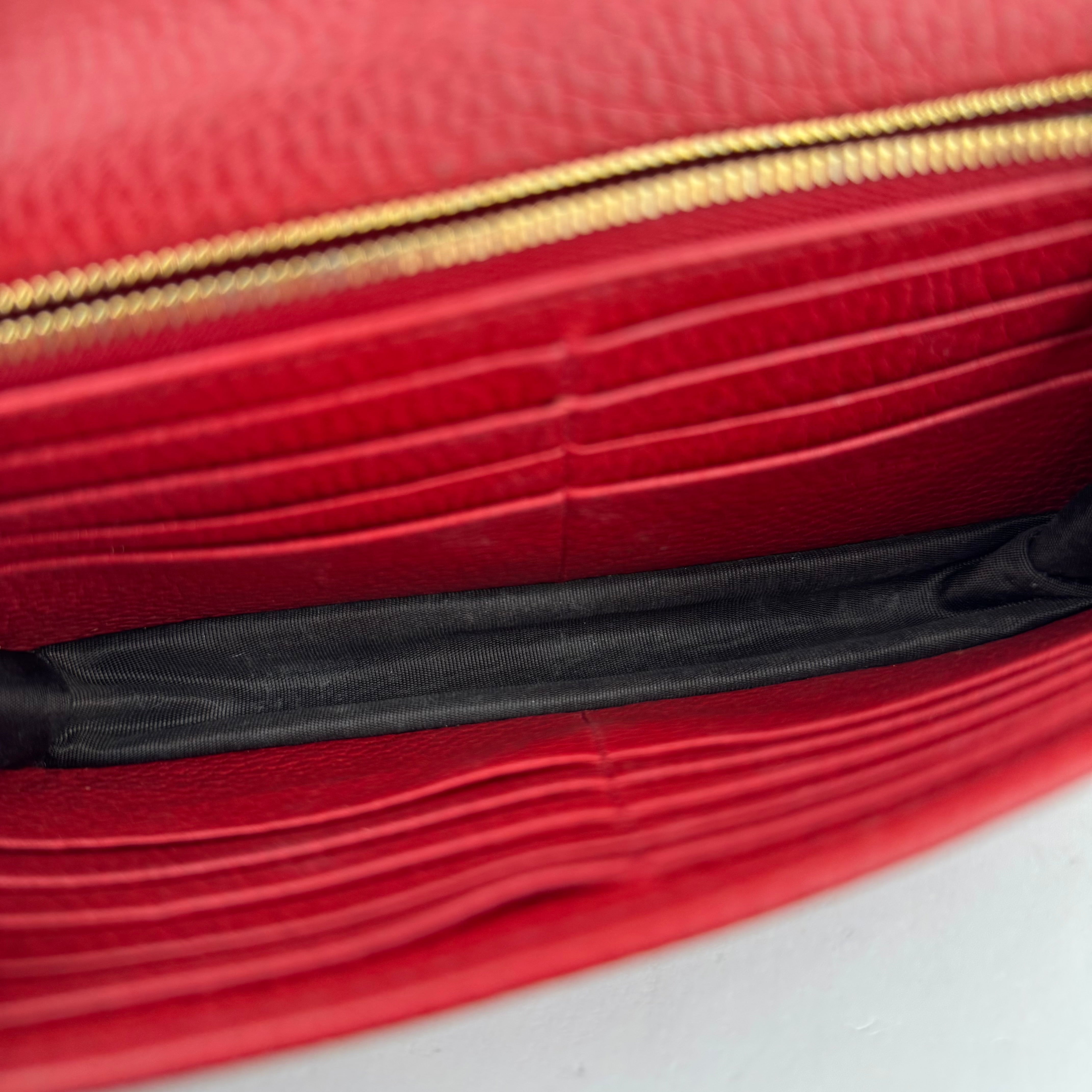 J1572 Gucci Interlocking GG Crossbody Chain Wallet Red in Leather- Pre Owned