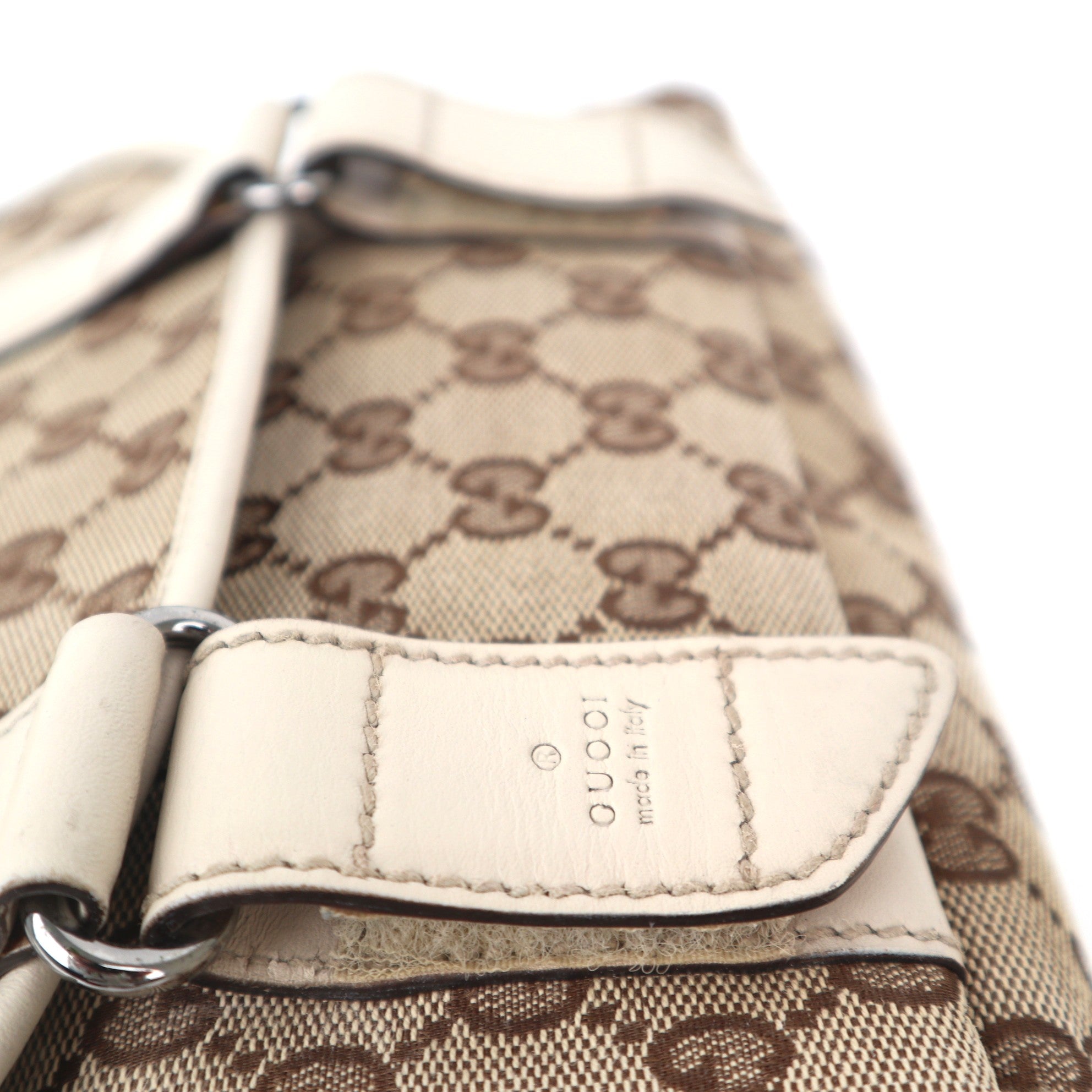 C1043 Gucci GG Canvas Crossbody - Pre Owned