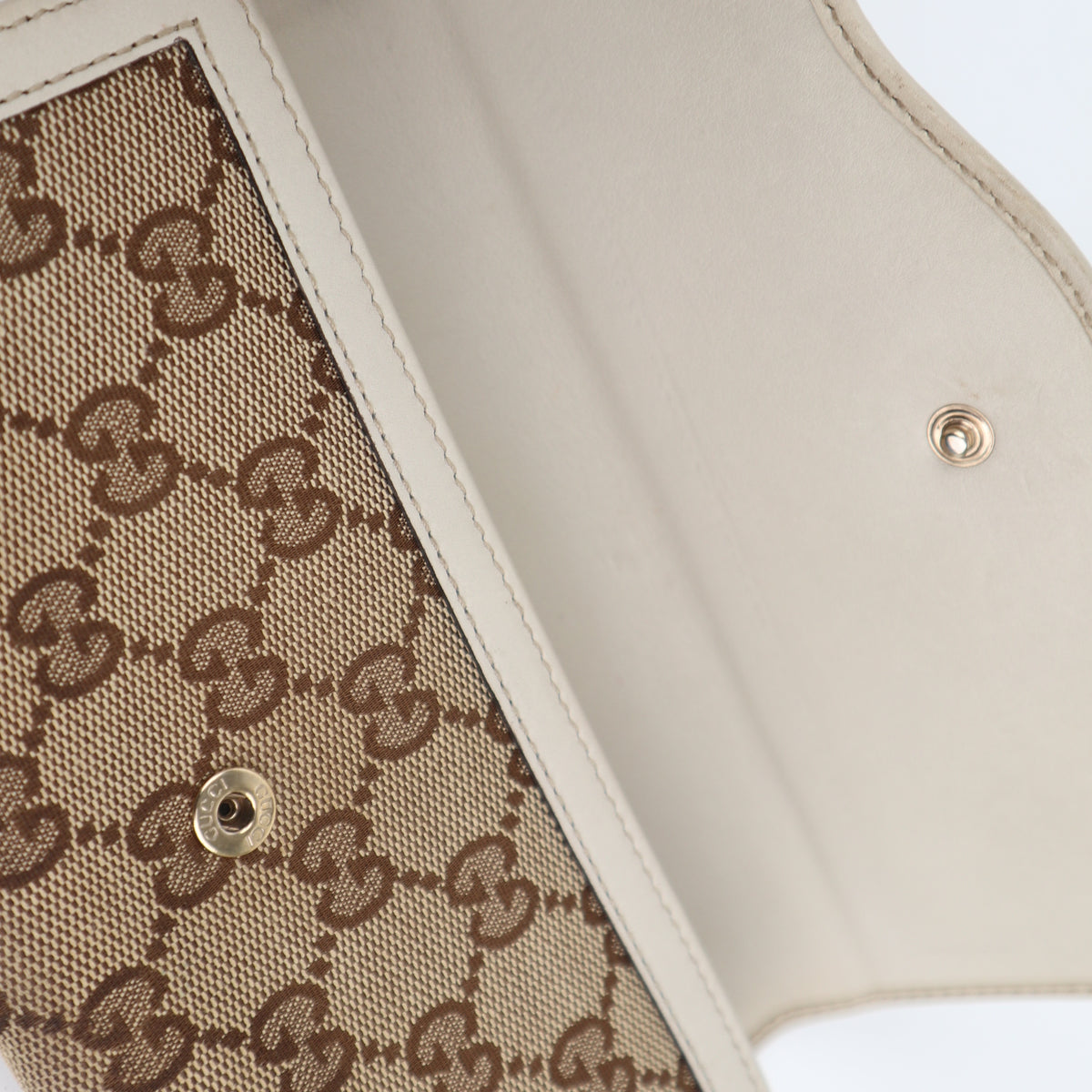 C2451 Gucci Wallet Vintage GG Canvas Interlocking G Logo Continental Wallet | Pre-Owned Very Good Canvas GG Canvas