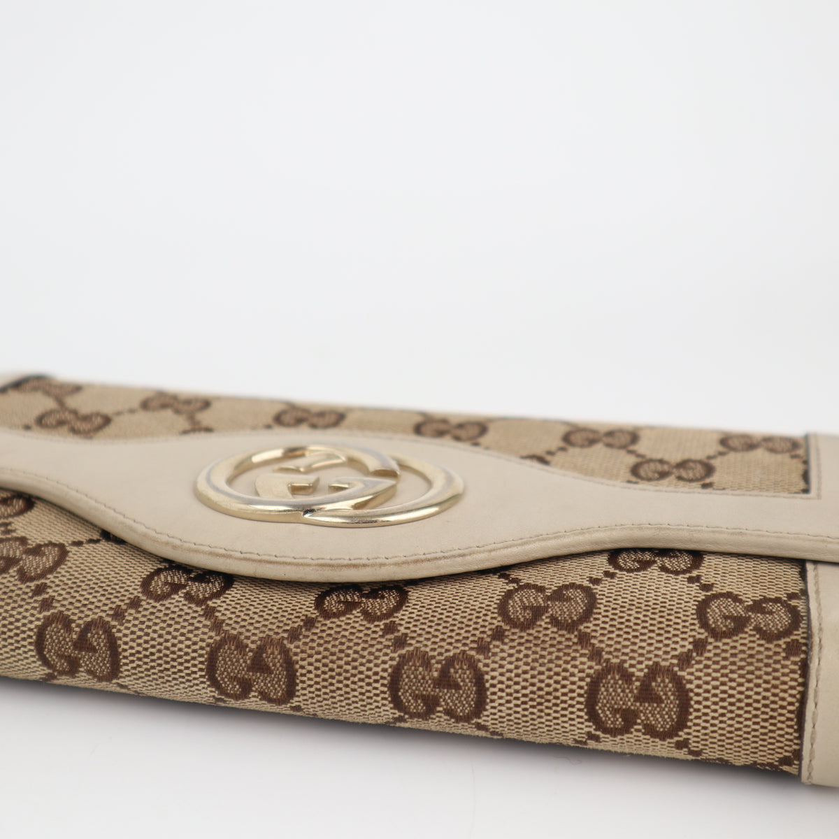 C2451 Gucci Wallet Vintage GG Canvas Interlocking G Logo Continental Wallet | Pre-Owned Very Good Canvas GG Canvas