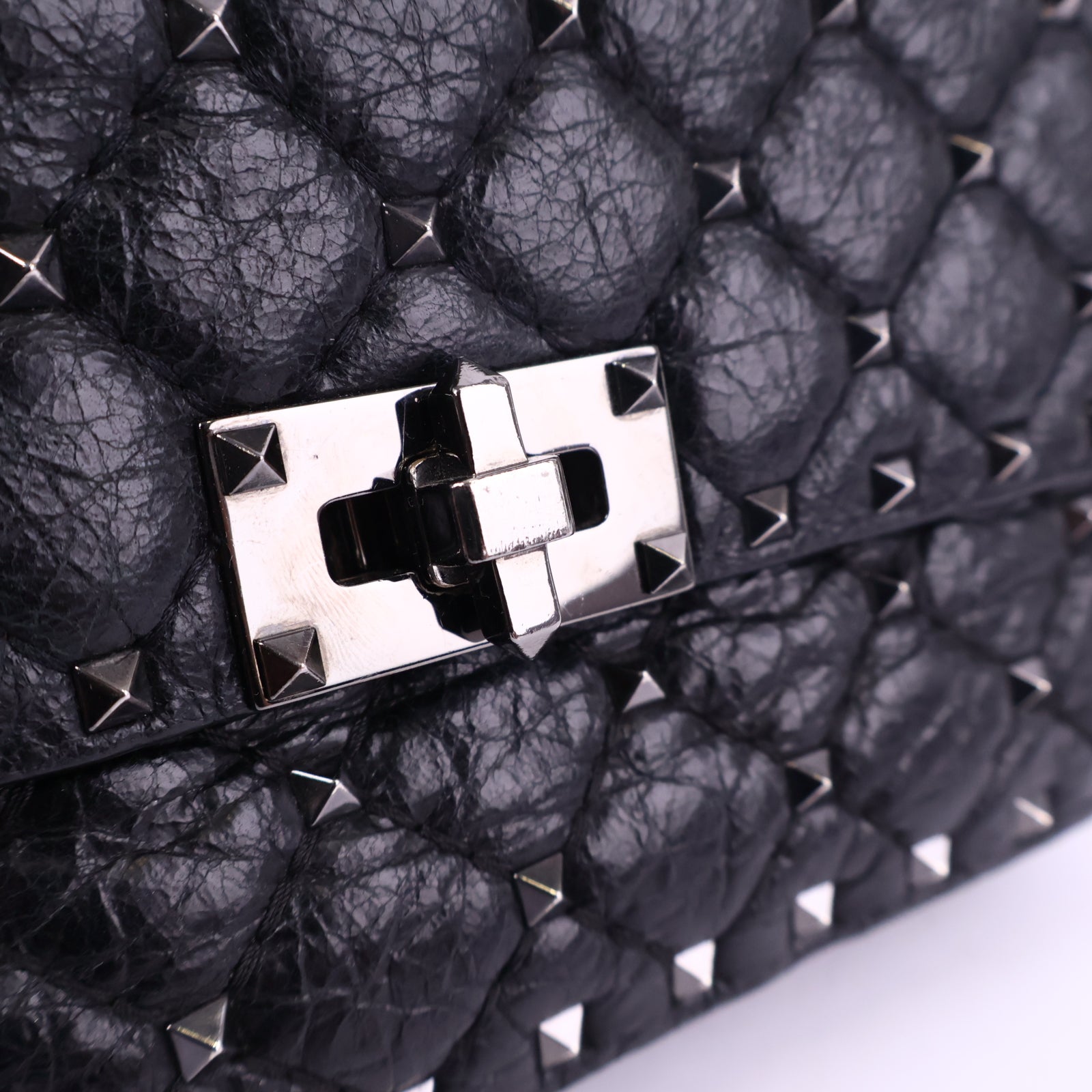 J3002 Valentino Crossbody Bag Rockstud Spike Crossbody Bag | Pre-Owned Like New leather