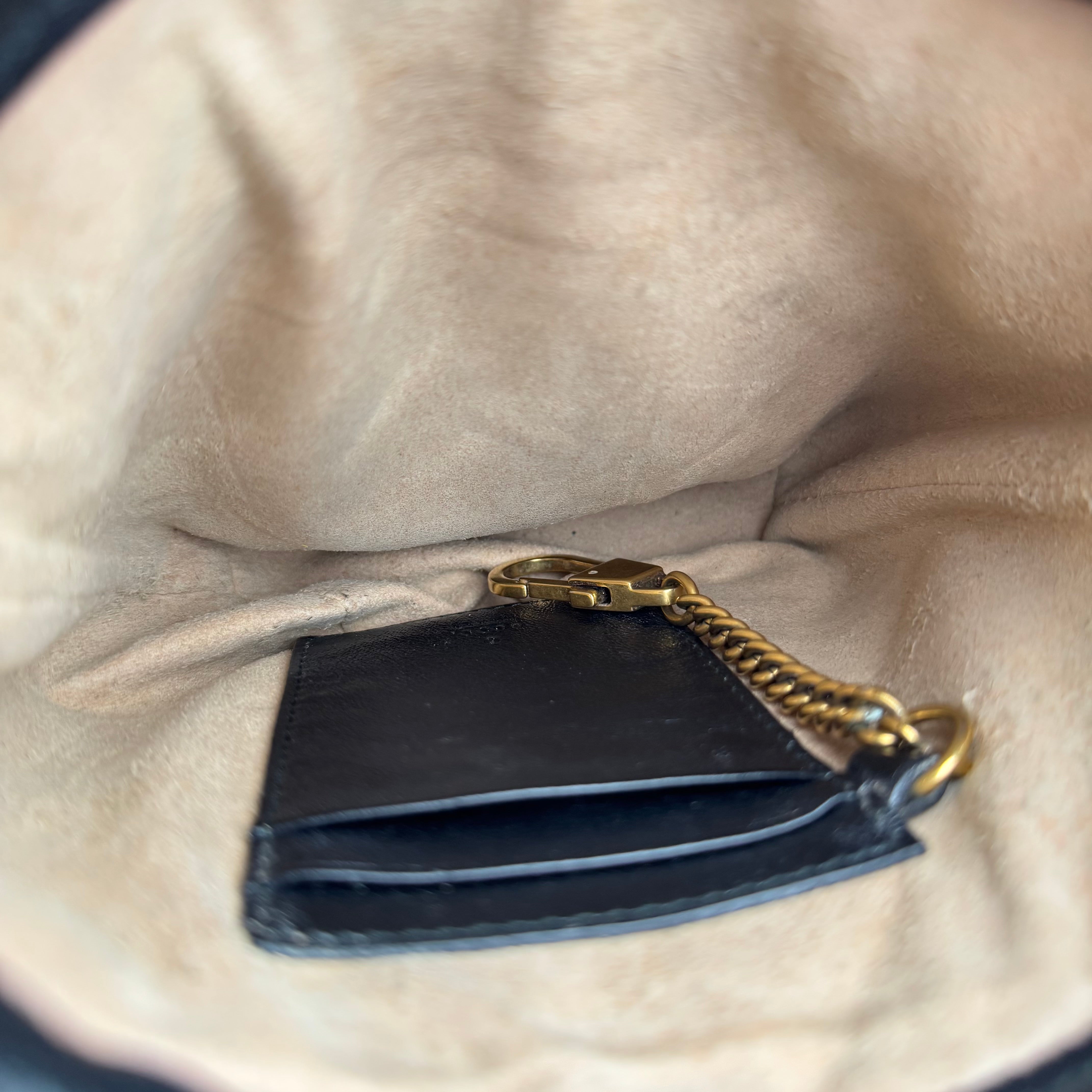 J1554 Gucci GG Marmont Bucket Bag- Pre Owned