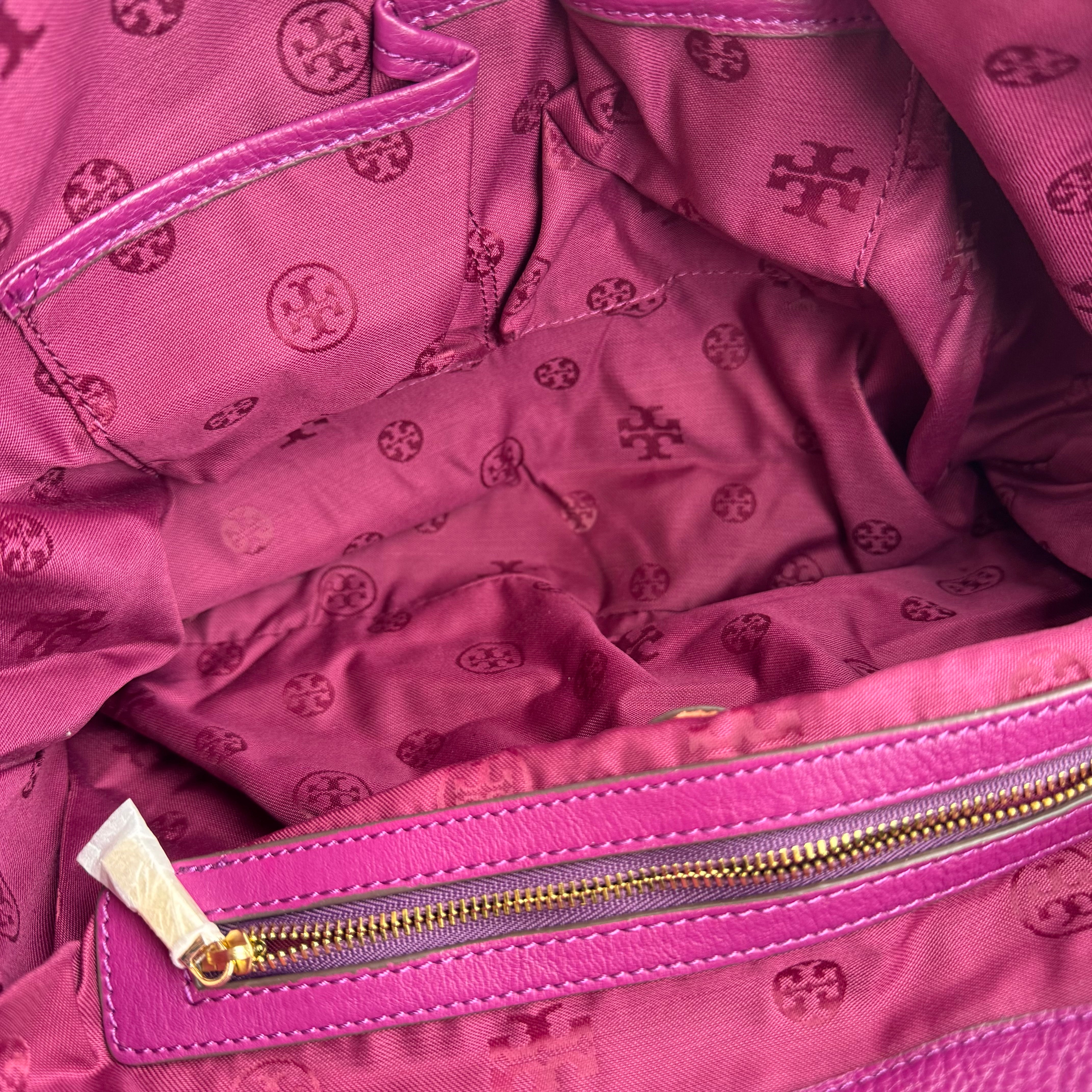 J1559 Tory Burch Amanda Classic Pebble Leather Tote- Pre Owned