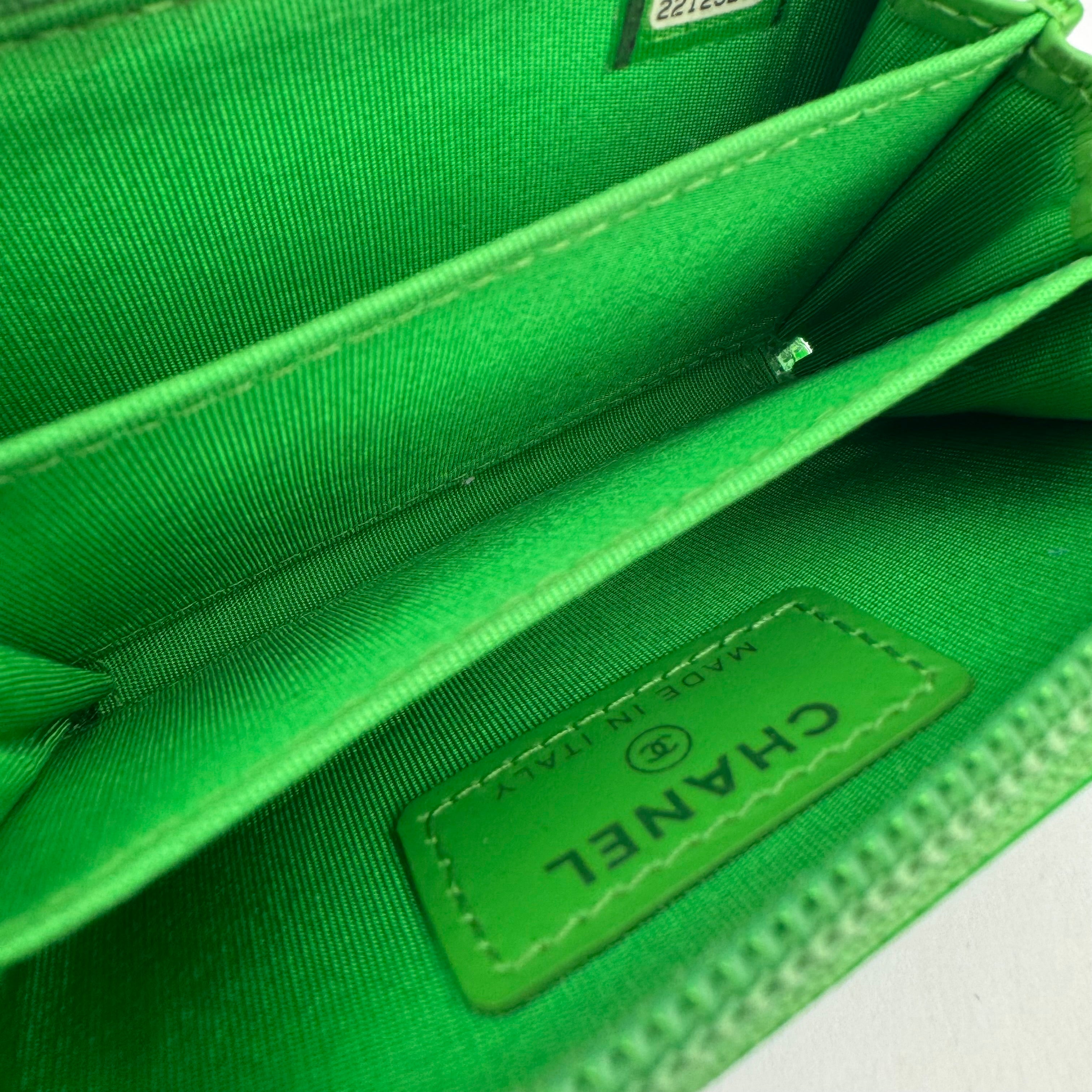 J1557 Chanel Zipper Pull Lock Charm- Pre Owned