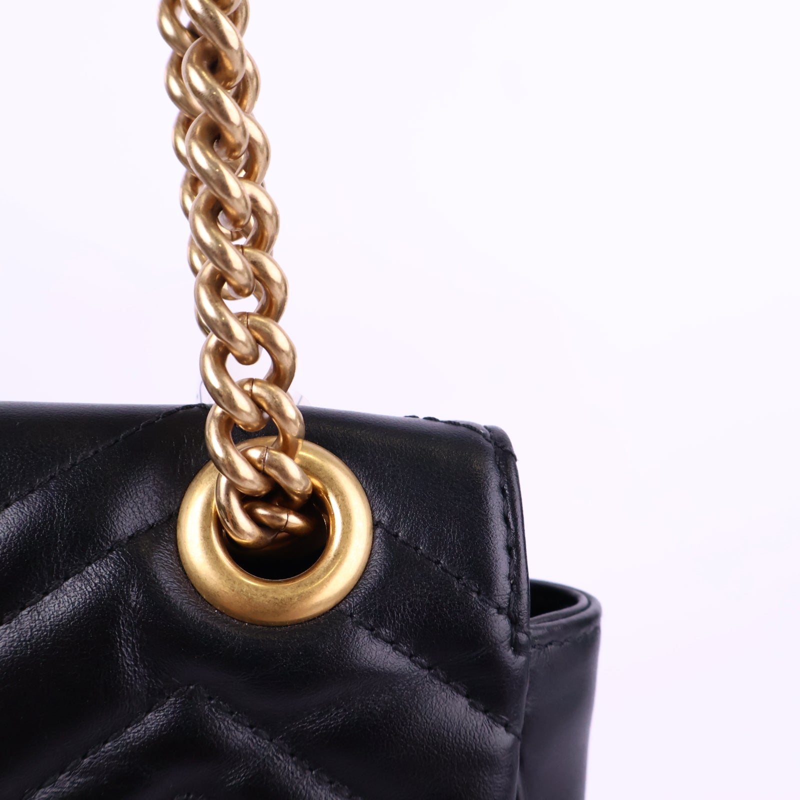J3219 Gucci Shoulder Bag GG Marmont Matelasse | Pre-Owned Like New Black Leather Chevron matelasse