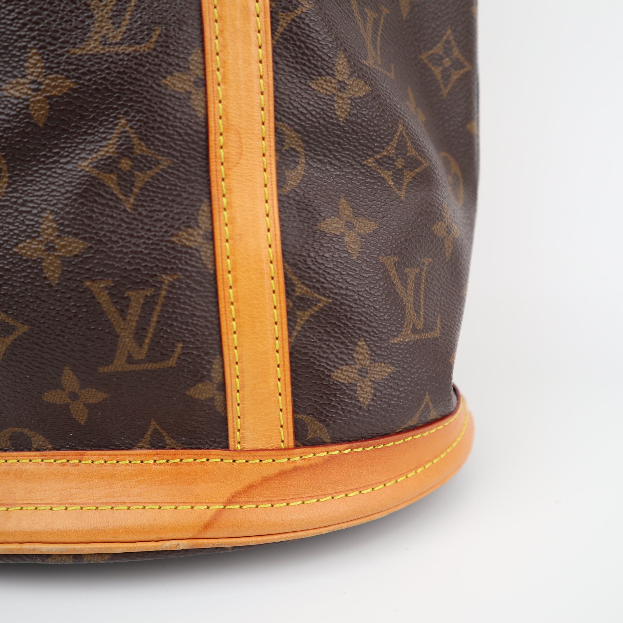 Louis Vuitton Monogram Canvas Bucket GM Shoulder Bag C1599R | Pre-Owned Very Good Brown Monogram Canvas