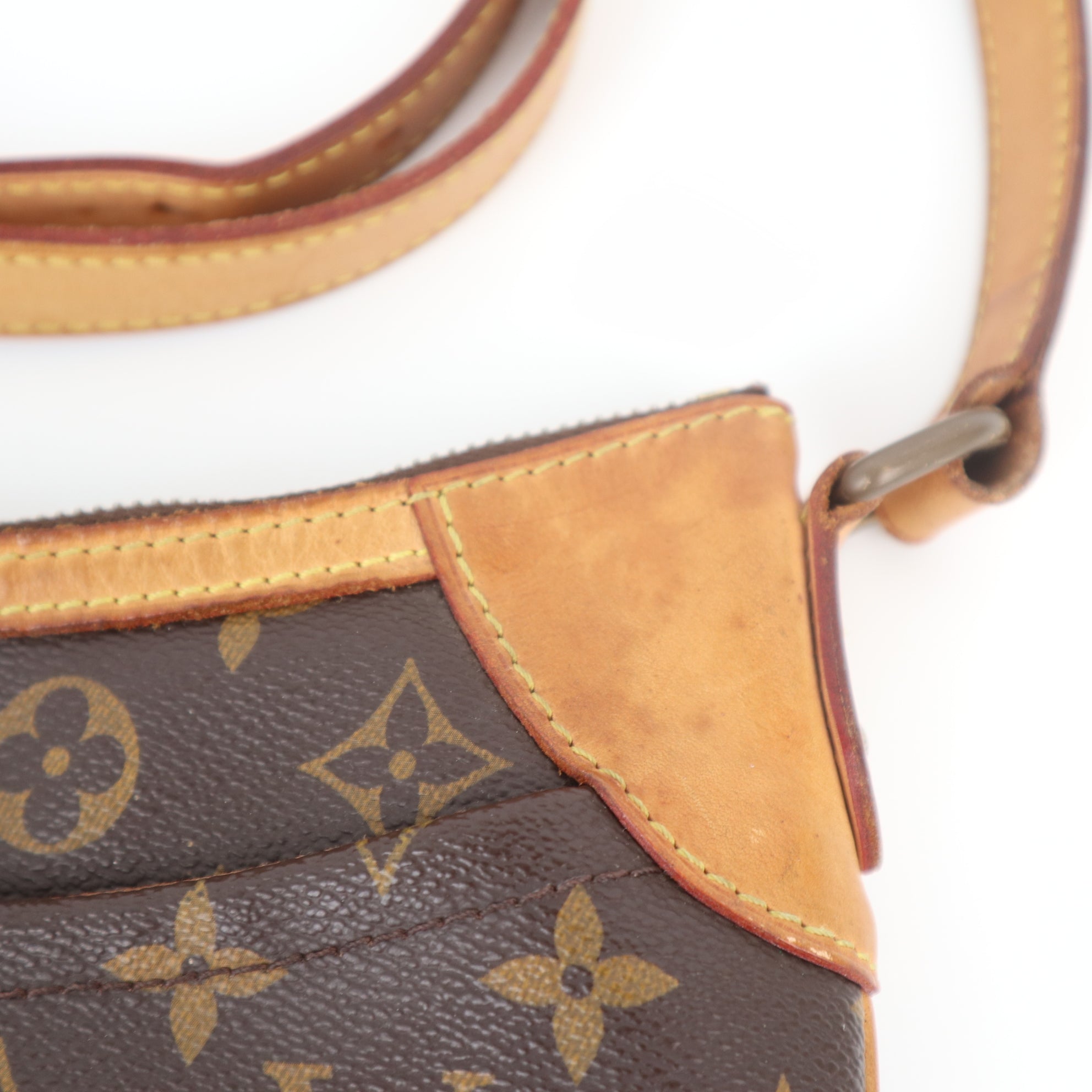 C1055 Louis Vuitton Odeon Handbag Monogram Canvas PM crossbody bag-Pre Owned