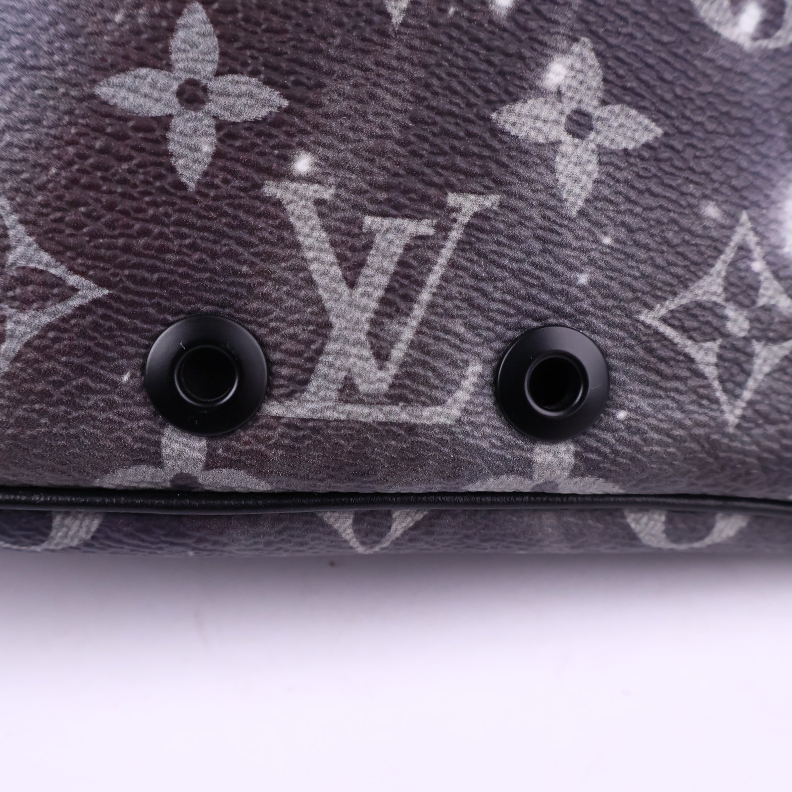 J2988 Louis Vuitton Belt Bag Discovery | Pre-Owned  Black Multicolor Monogram canvas with leather and fabric belt