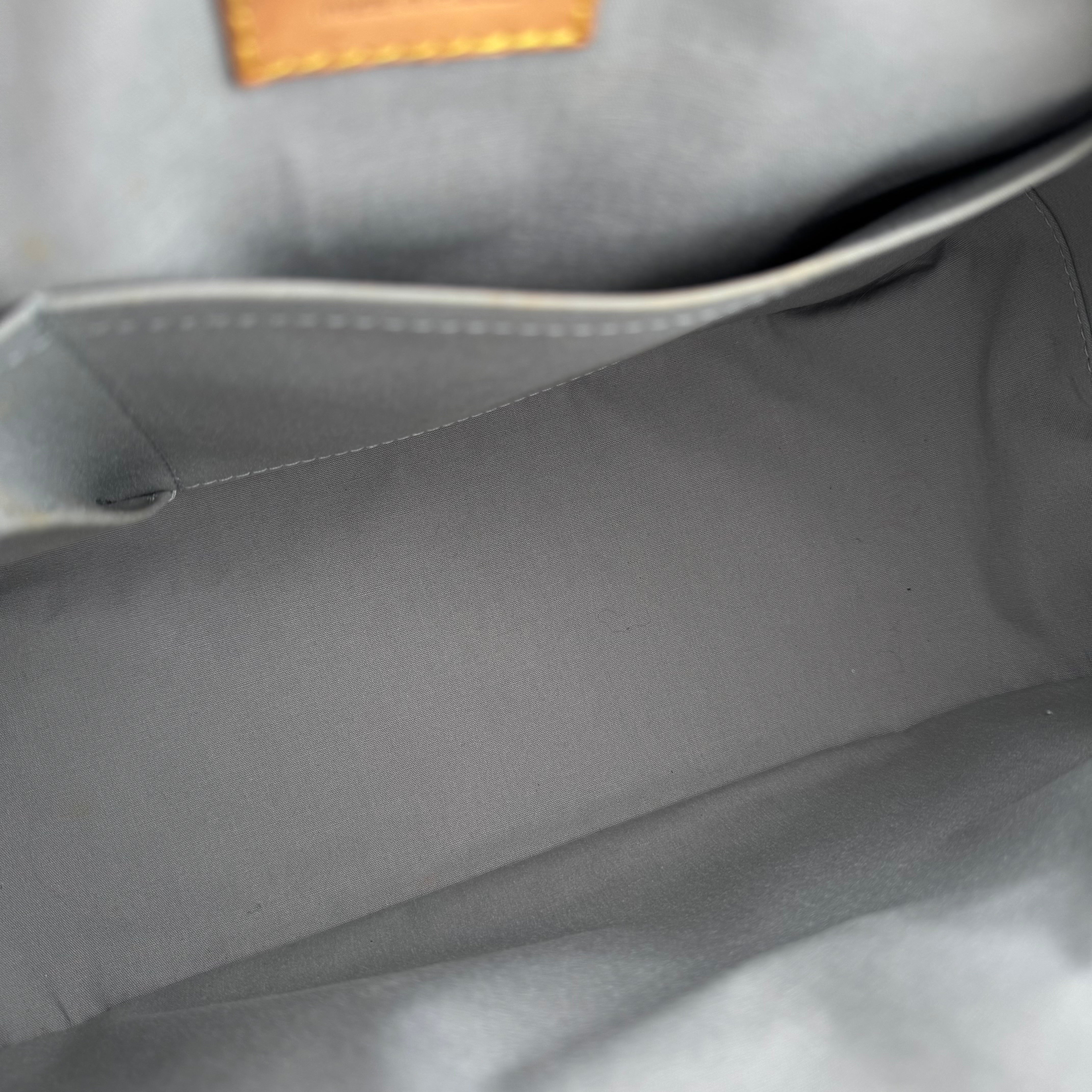 J1484 Louis Vuitton Perle Monogram Vernis Summit Drive Bag- Pre Owned