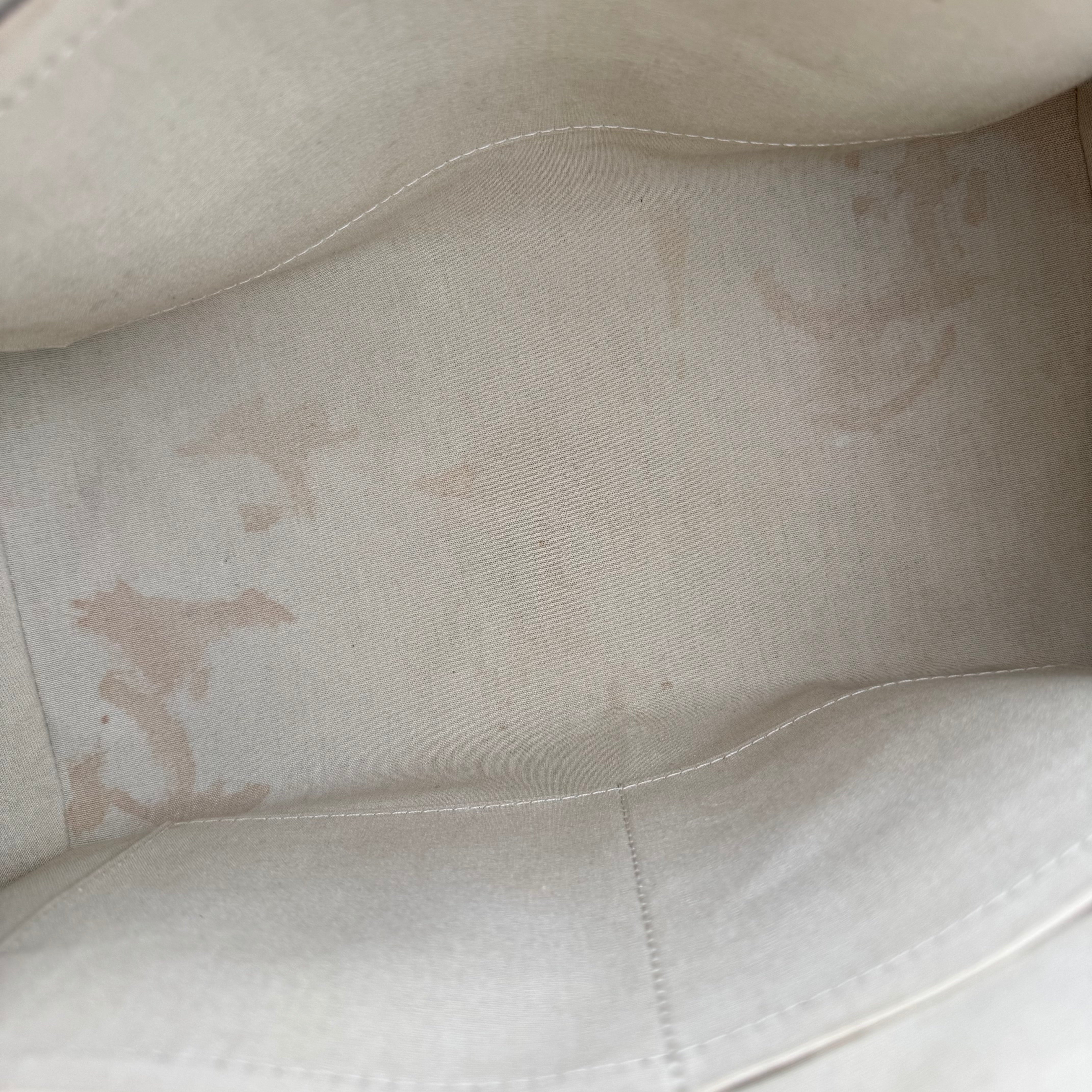 J1480 Louis Vuitton Pearly Beige Monogram Vernis- Pre Owned