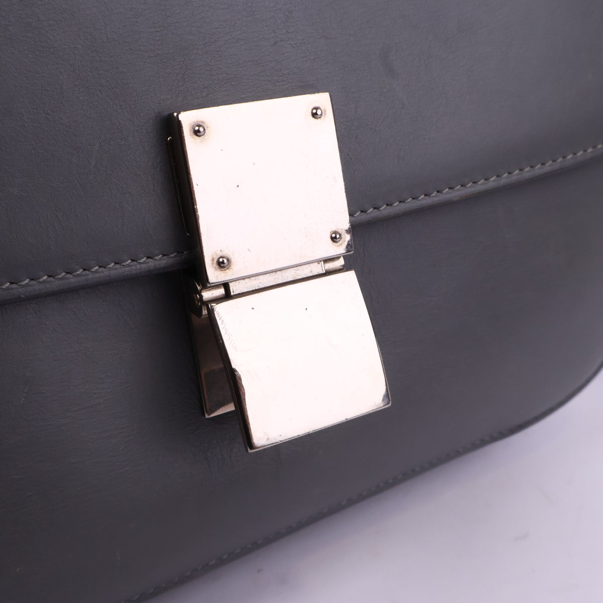 J1072 Celine Crossbody Bag Medium Classic Box | Pre-Owned