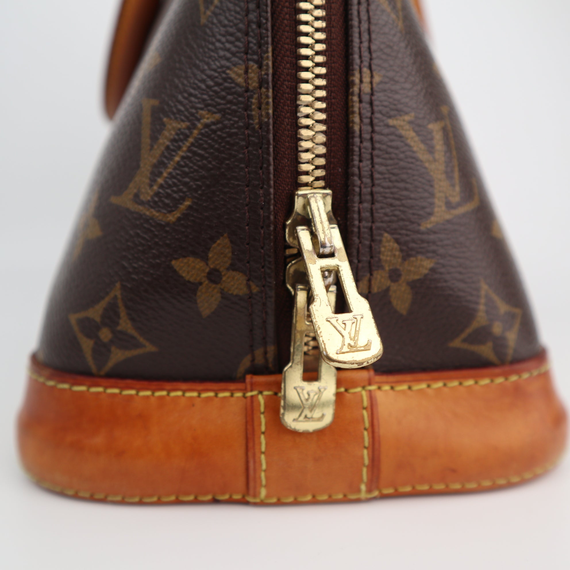 Louis Vuitton Monogram Canvas Alma PM Shoulder Bag C1606 | Pre-Owned Very Good Brown Monogram Canvas
