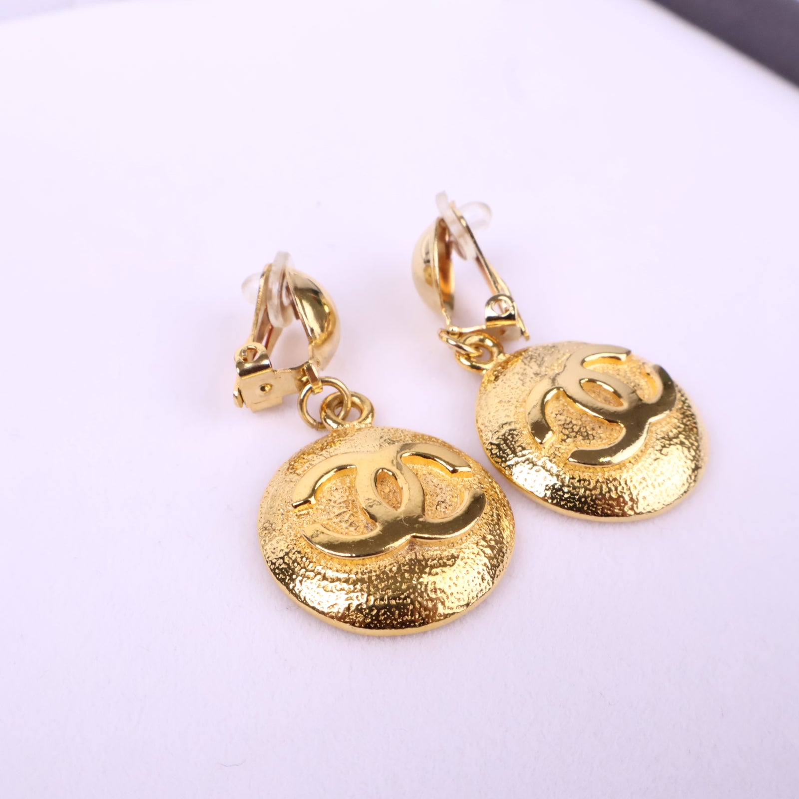J3088 Chanel Clip-On Earrings CC Dangle Drop Button | Pre-Owned Metal CC motif