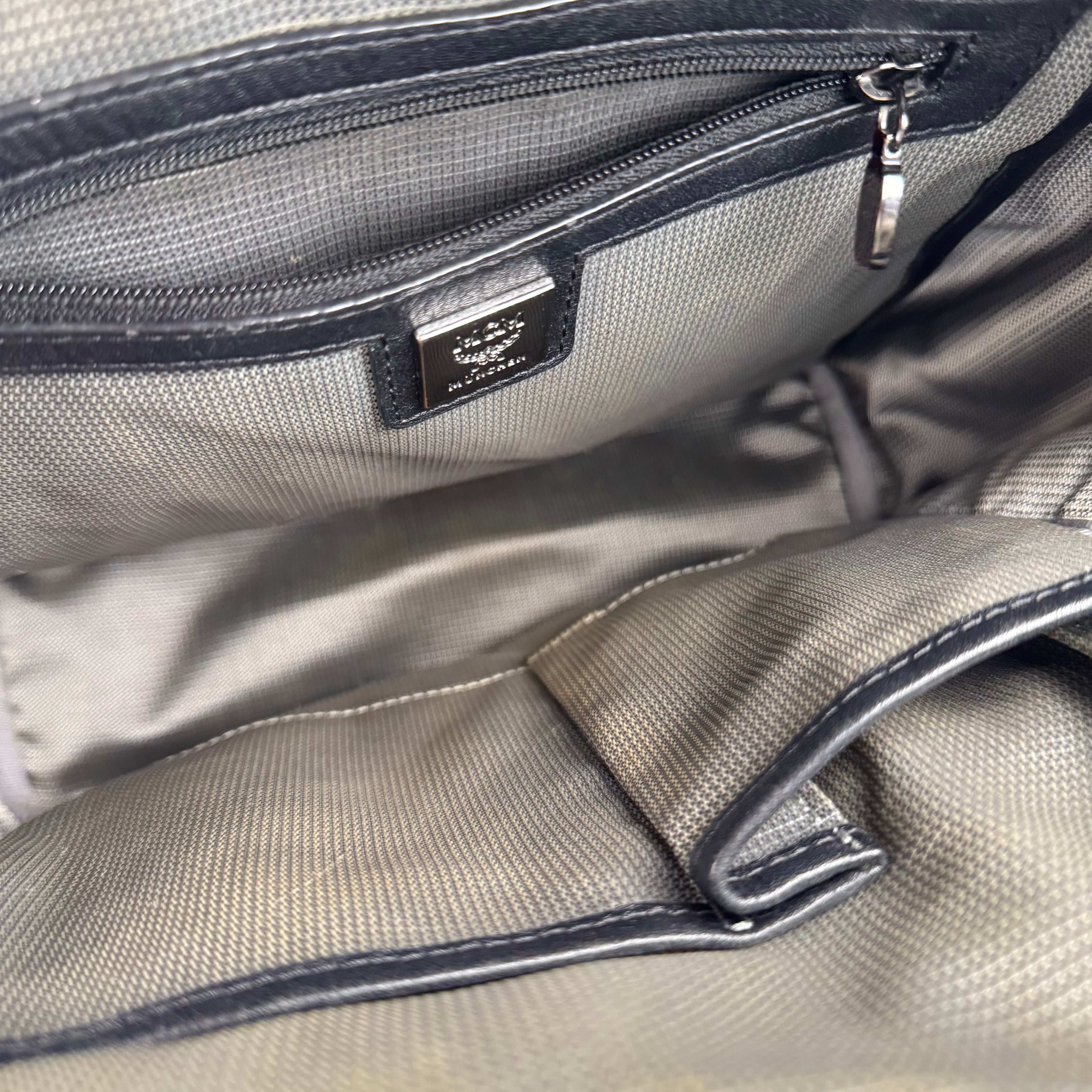 J1445 MCM STARK BACKPACK UNISEX- Pre Owned