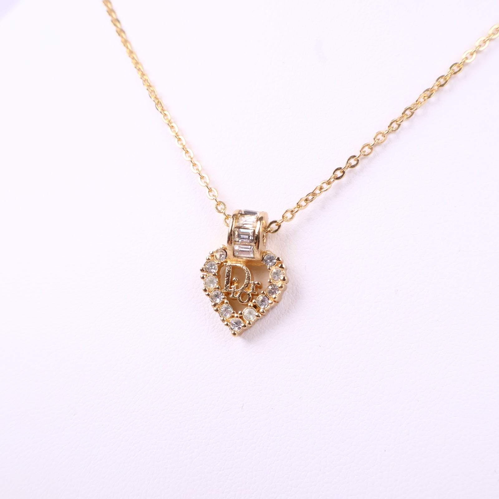 J3071 Christian Dior Necklace CD Heart | Pre-Owned Metal Dior logo