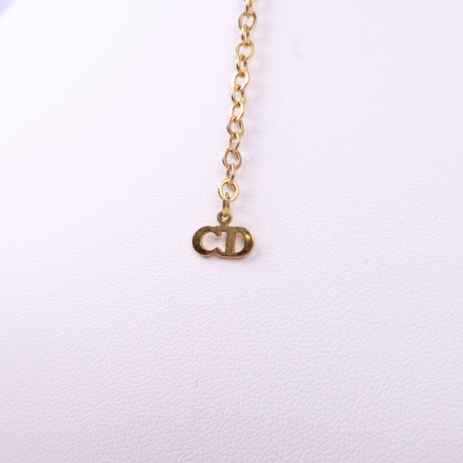 J3079 Christian Dior Necklace Logo | Pre-Owned Metal Dior logo