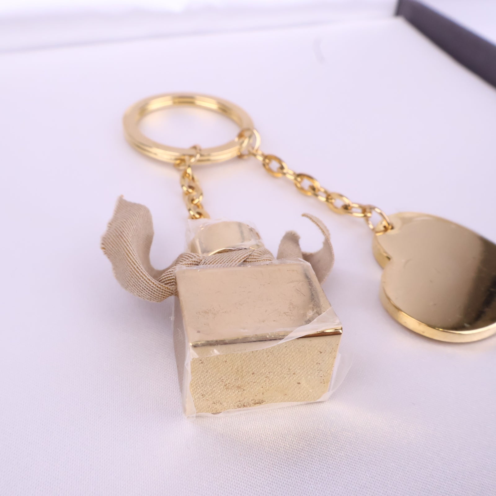 J3095 Burberry Charm / Pendant Burberry Key Holder Bag Charm Heart Bottle Motif | Pre-Owned  Metal Heart motif