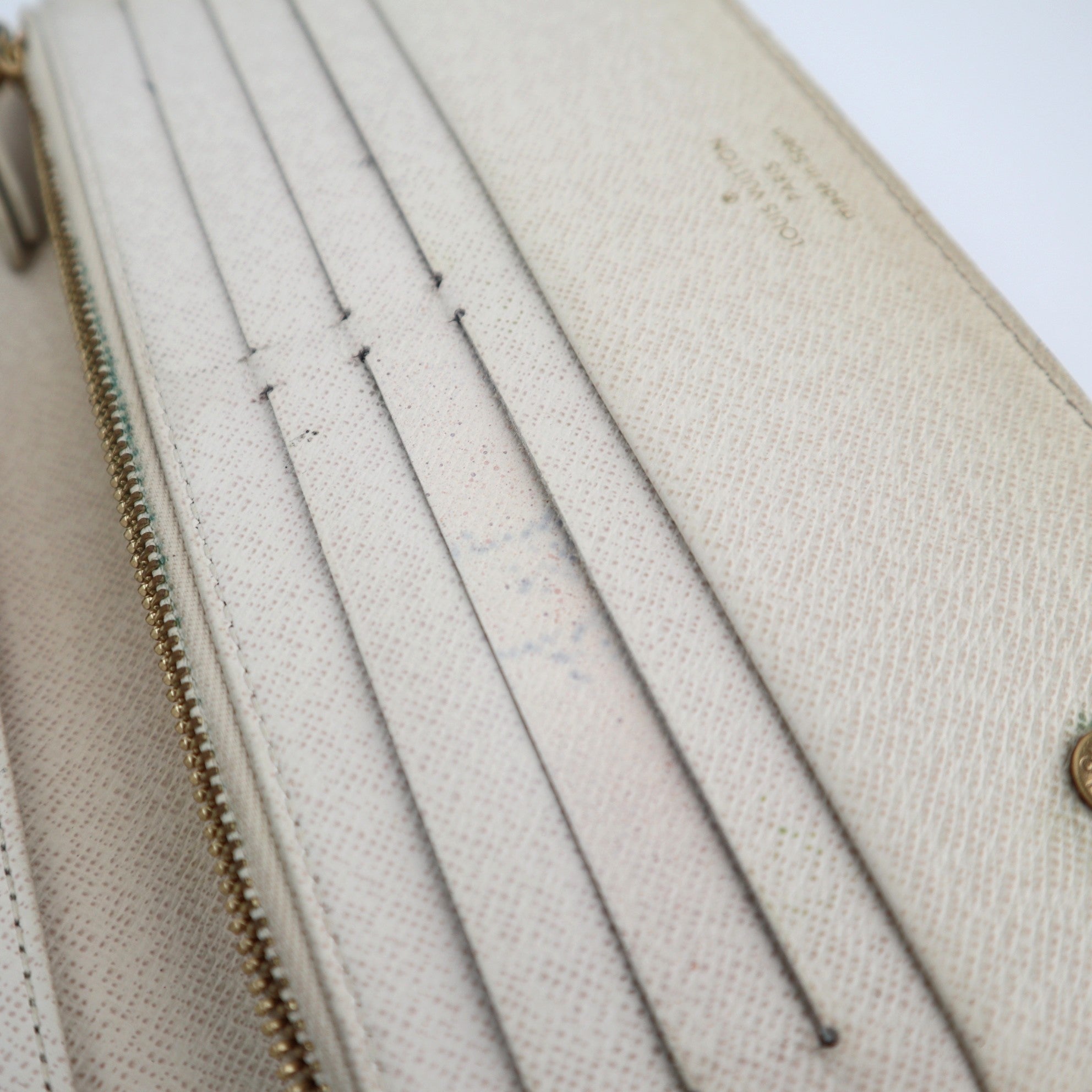 C2487 Louis Vuitton Wallet Insolite Wallet Monogram Canvas | Pre-Owned Very Good Brown Canvas Monogram